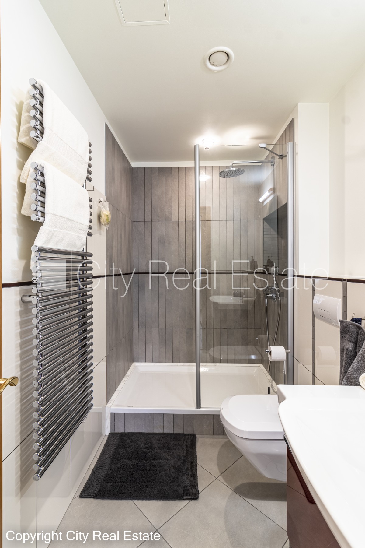 Sludinājumi. Pagalma māja, renovēta māja, dzīvokļu skaits ēkā  11 gab., slēgts pagalms, teritorijas iebrauktuves Cena: 1800 EUR/mēn Foto #21