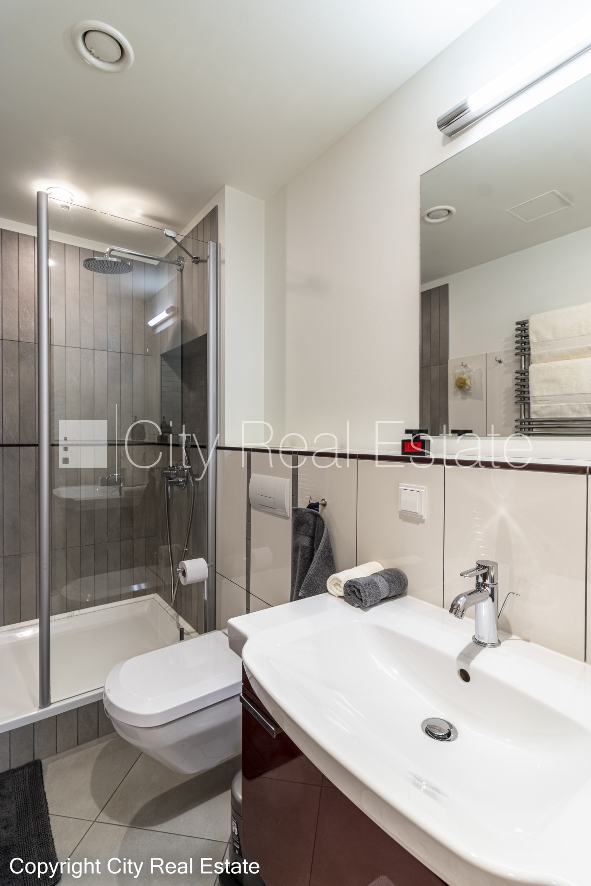 Sludinājumi. Pagalma māja, renovēta māja, dzīvokļu skaits ēkā  11 gab., slēgts pagalms, teritorijas iebrauktuves Cena: 1800 EUR/mēn Foto #22