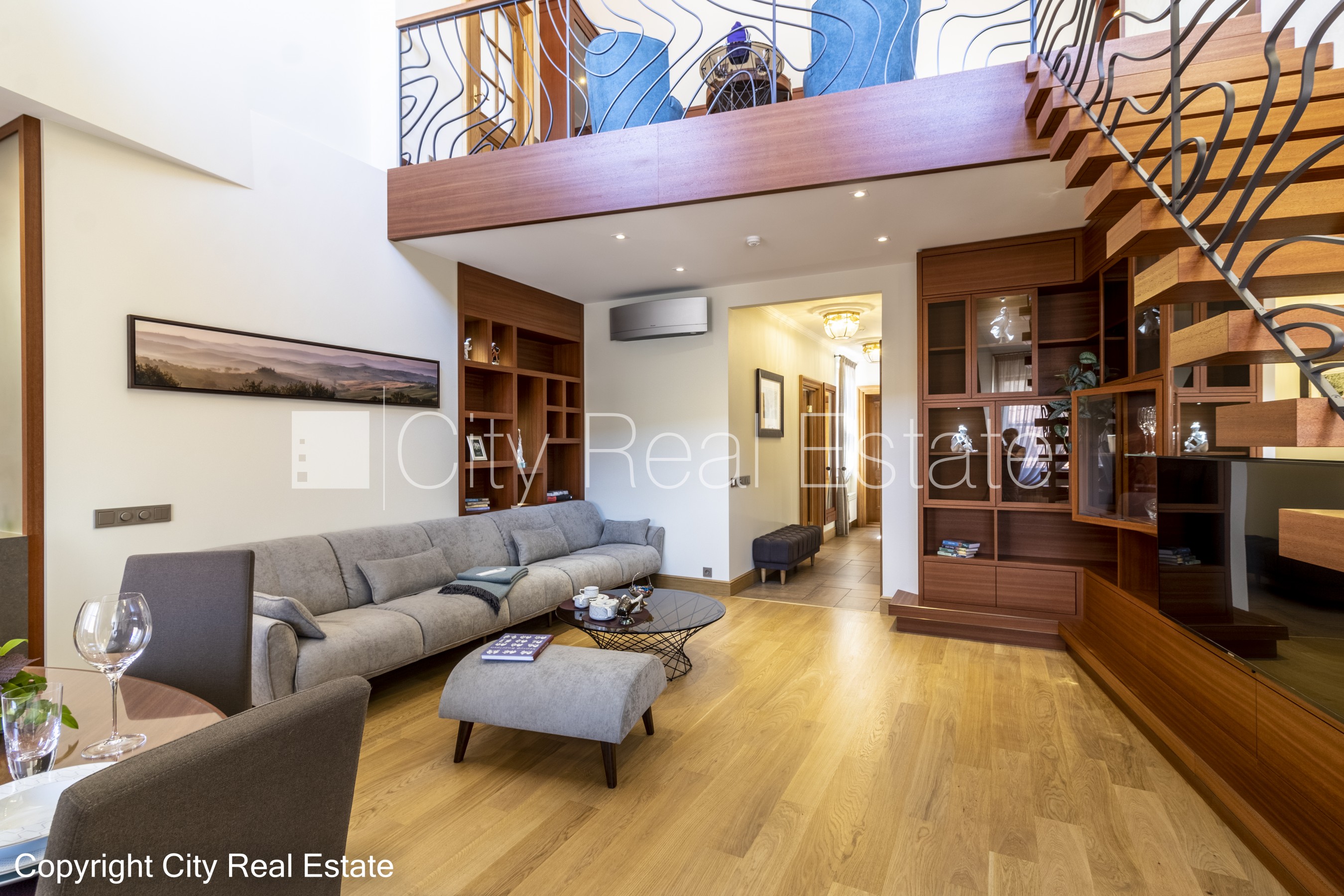 Sludinājumi. Pagalma māja, renovēta māja, dzīvokļu skaits ēkā  11 gab., slēgts pagalms, garāžas vārti aprīkoti Cena: 3000 EUR/mēn Foto #5