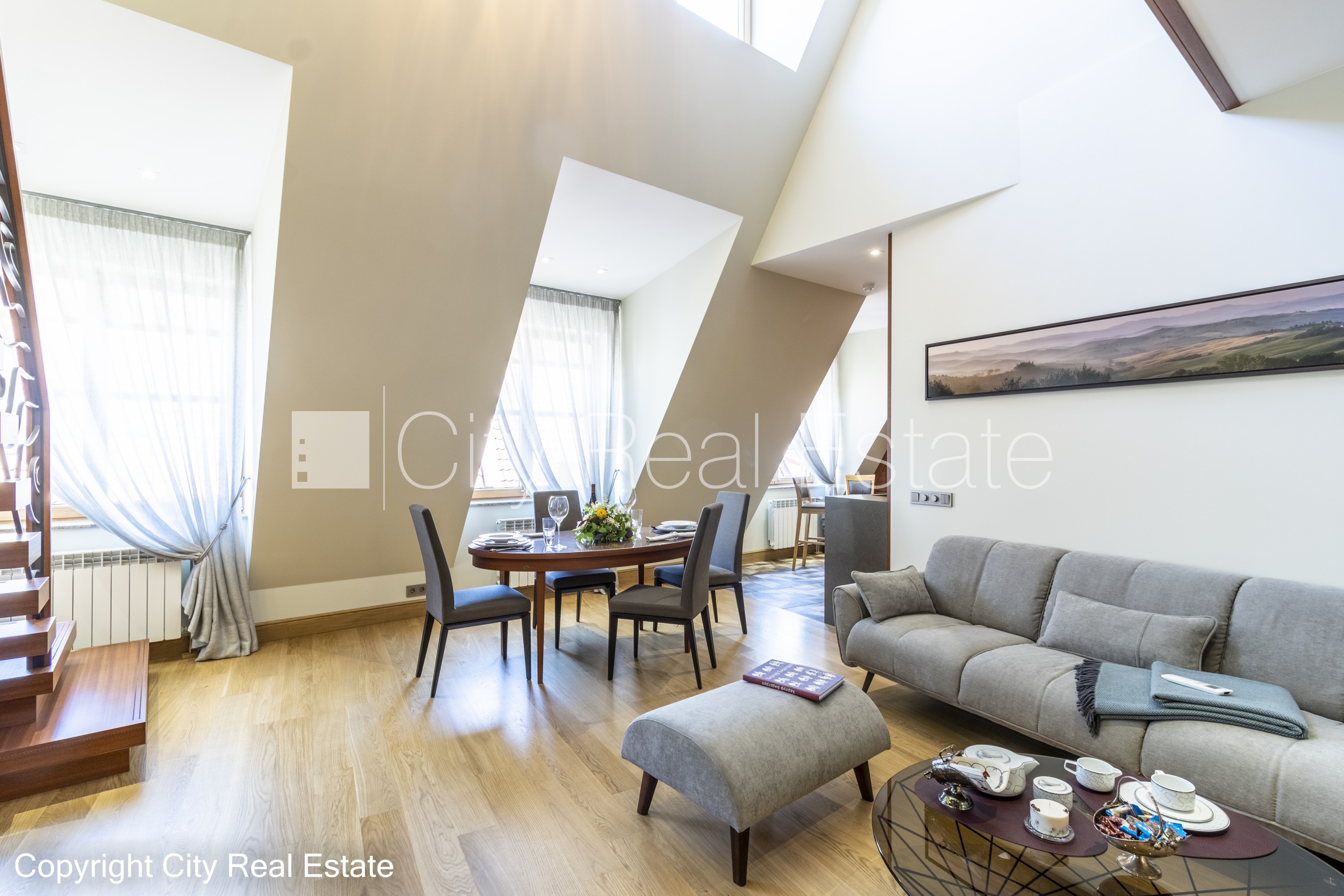 Sludinājumi. Pagalma māja, renovēta māja, dzīvokļu skaits ēkā  11 gab., slēgts pagalms, garāžas vārti aprīkoti Cena: 3000 EUR/mēn Foto #9