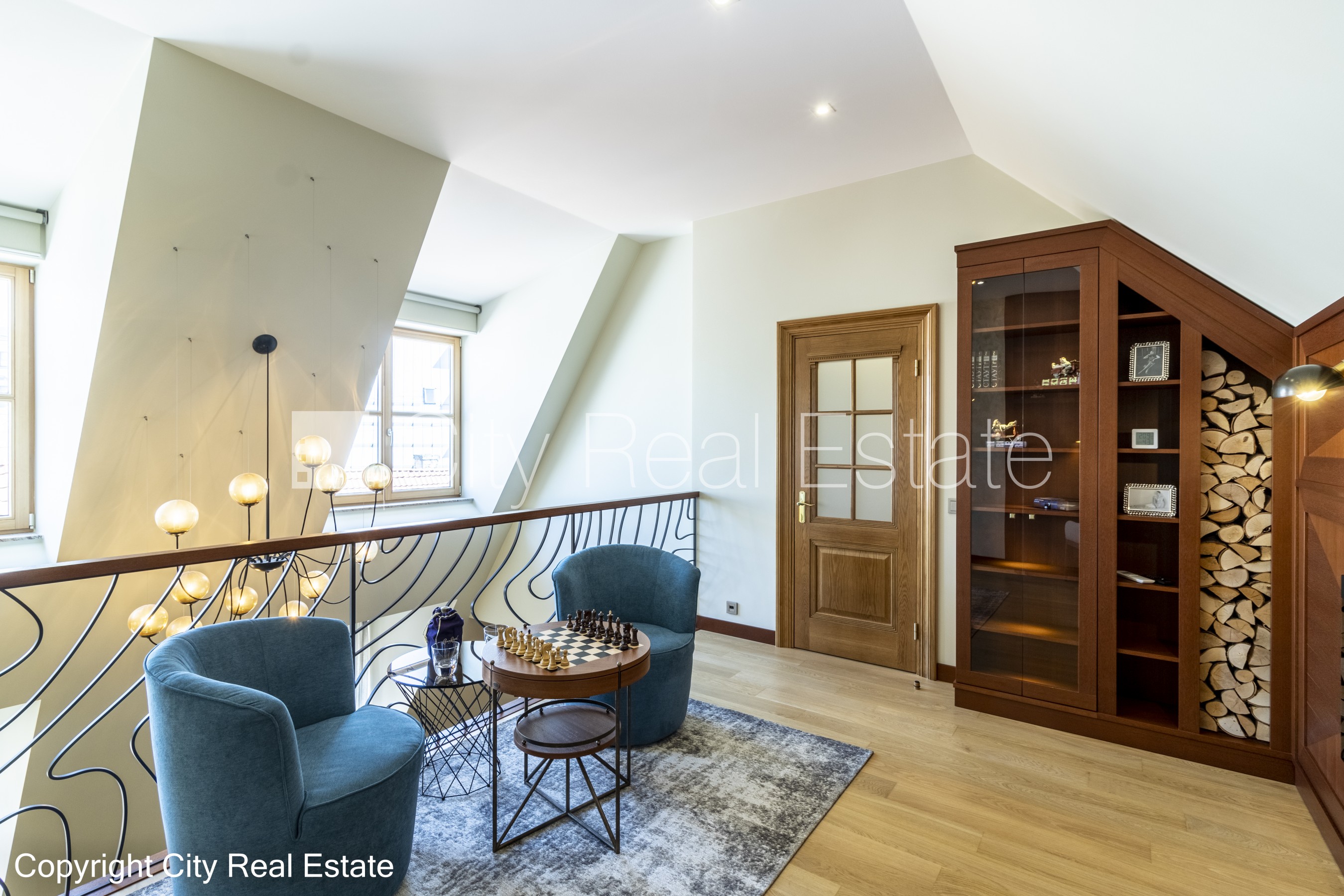 Sludinājumi. Pagalma māja, renovēta māja, dzīvokļu skaits ēkā  11 gab., slēgts pagalms, garāžas vārti aprīkoti Cena: 3000 EUR/mēn Foto #19