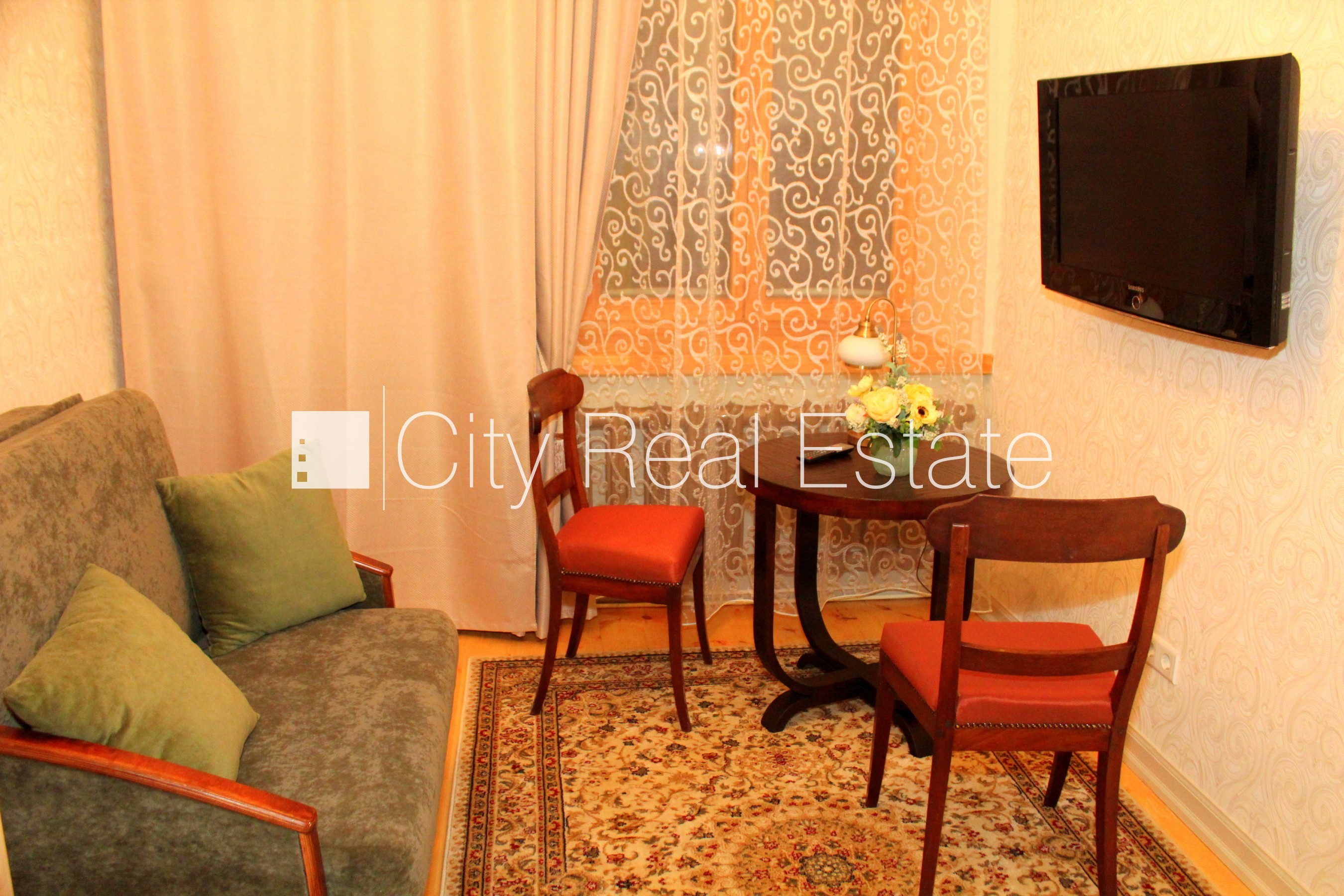 Sludinājumi. Pagalma māja, labiekārtots apzaļumots pagalms, slēgta teritorija, apsargāta teritorija, ieeja no Cena: 800 EUR/mēn Foto #5