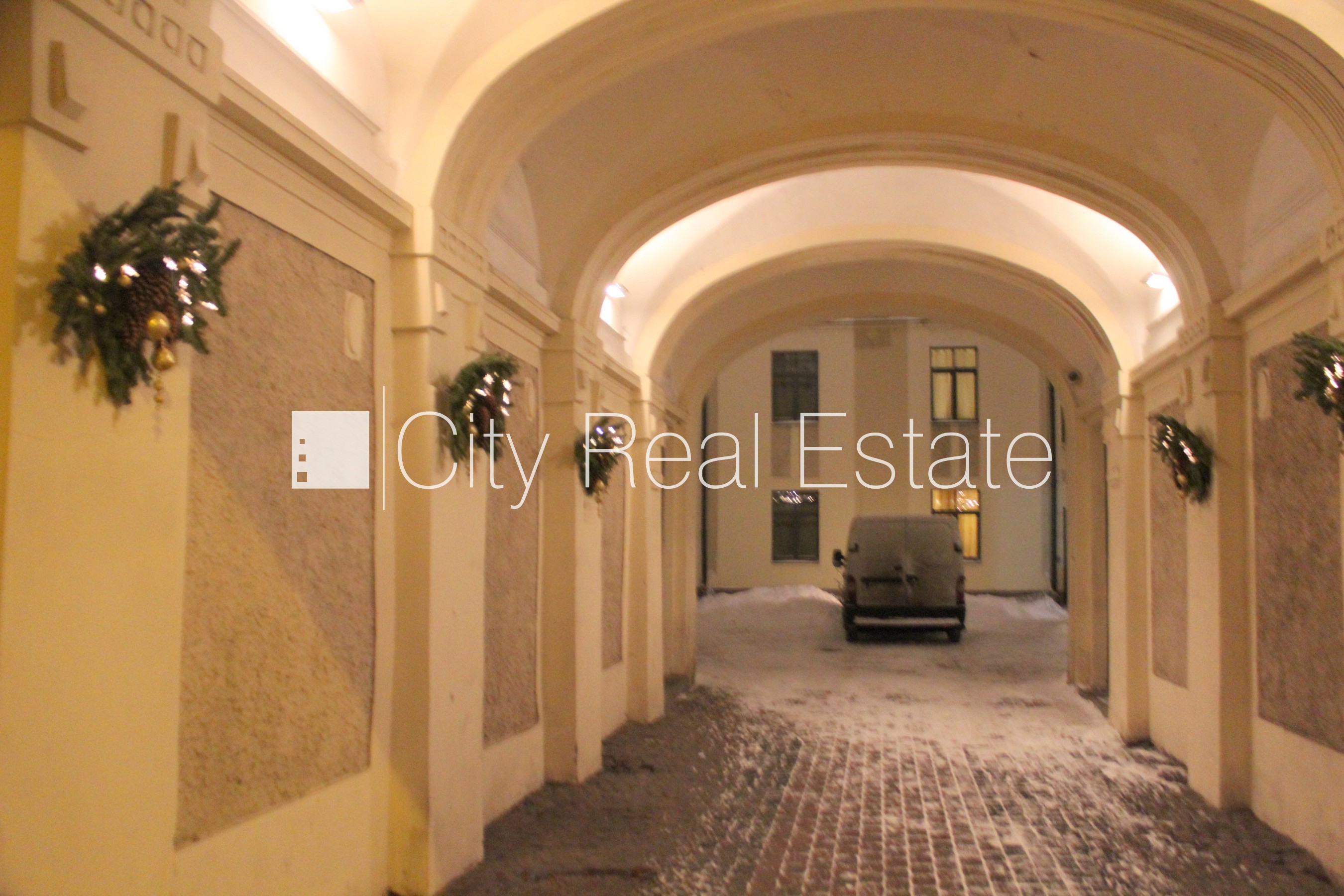 Sludinājumi. Pagalma māja, labiekārtots apzaļumots pagalms, slēgta teritorija, apsargāta teritorija, ieeja no Cena: 800 EUR/mēn Foto #21