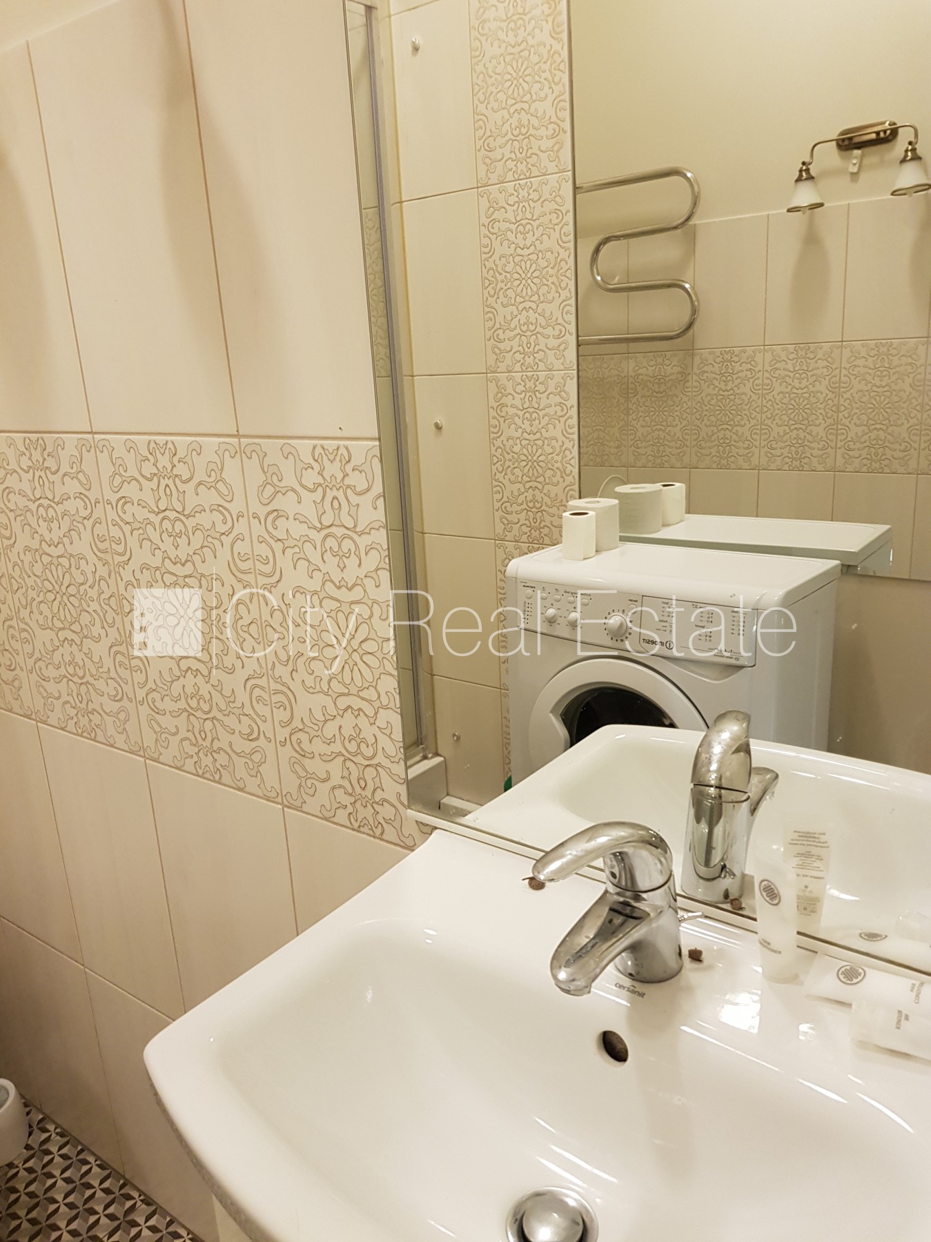 Sludinājumi. Pagalma māja, labiekārtots apzaļumots pagalms, slēgta teritorija, apsargāta teritorija, ieeja no Cena: 800 EUR/mēn Foto #16