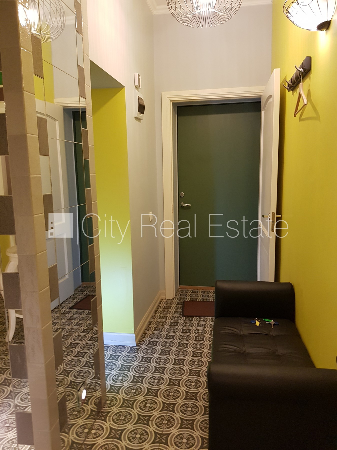 Sludinājumi. Pagalma māja, labiekārtots apzaļumots pagalms, slēgta teritorija, apsargāta teritorija, ieeja no Cena: 800 EUR/mēn Foto #19