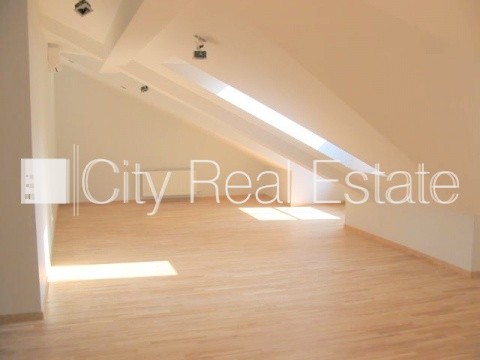 Sludinājumi. Projekts - Skolas 9, fasādes māja, renovēta māja, apsargāta teritorija, ieeja no ielas un pagalma, Cena: 1300 EUR/mēn Foto #8