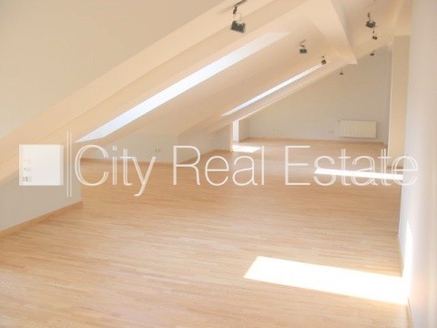 Sludinājumi. Projekts - Skolas 9, fasādes māja, renovēta māja, apsargāta teritorija, ieeja no ielas un pagalma, Cena: 1300 EUR/mēn Foto #9