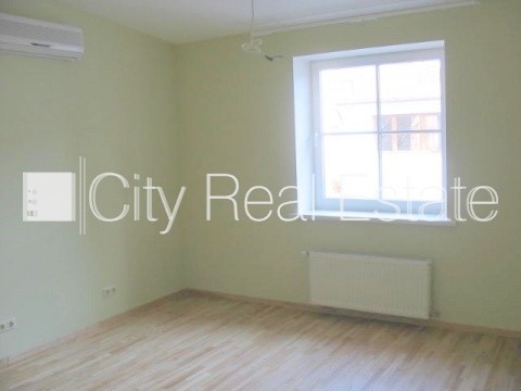 Sludinājumi. Projekts - Skolas 9, fasādes māja, renovēta māja, apsargāta teritorija, ieeja no ielas un pagalma, Cena: 1300 EUR/mēn Foto #13