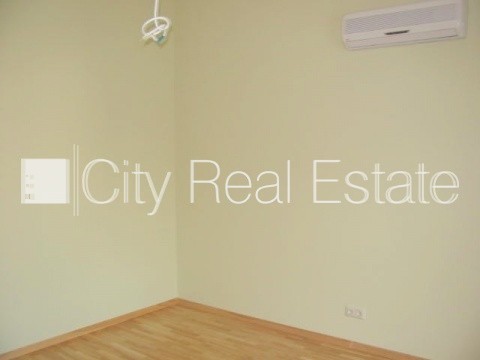 Sludinājumi. Projekts - Skolas 9, fasādes māja, renovēta māja, apsargāta teritorija, ieeja no ielas un pagalma, Cena: 1300 EUR/mēn Foto #15