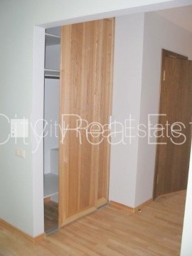 Sludinājumi. Projekts - Skolas 9, fasādes māja, renovēta māja, apsargāta teritorija, ieeja no ielas un pagalma, Cena: 1300 EUR/mēn Foto #16