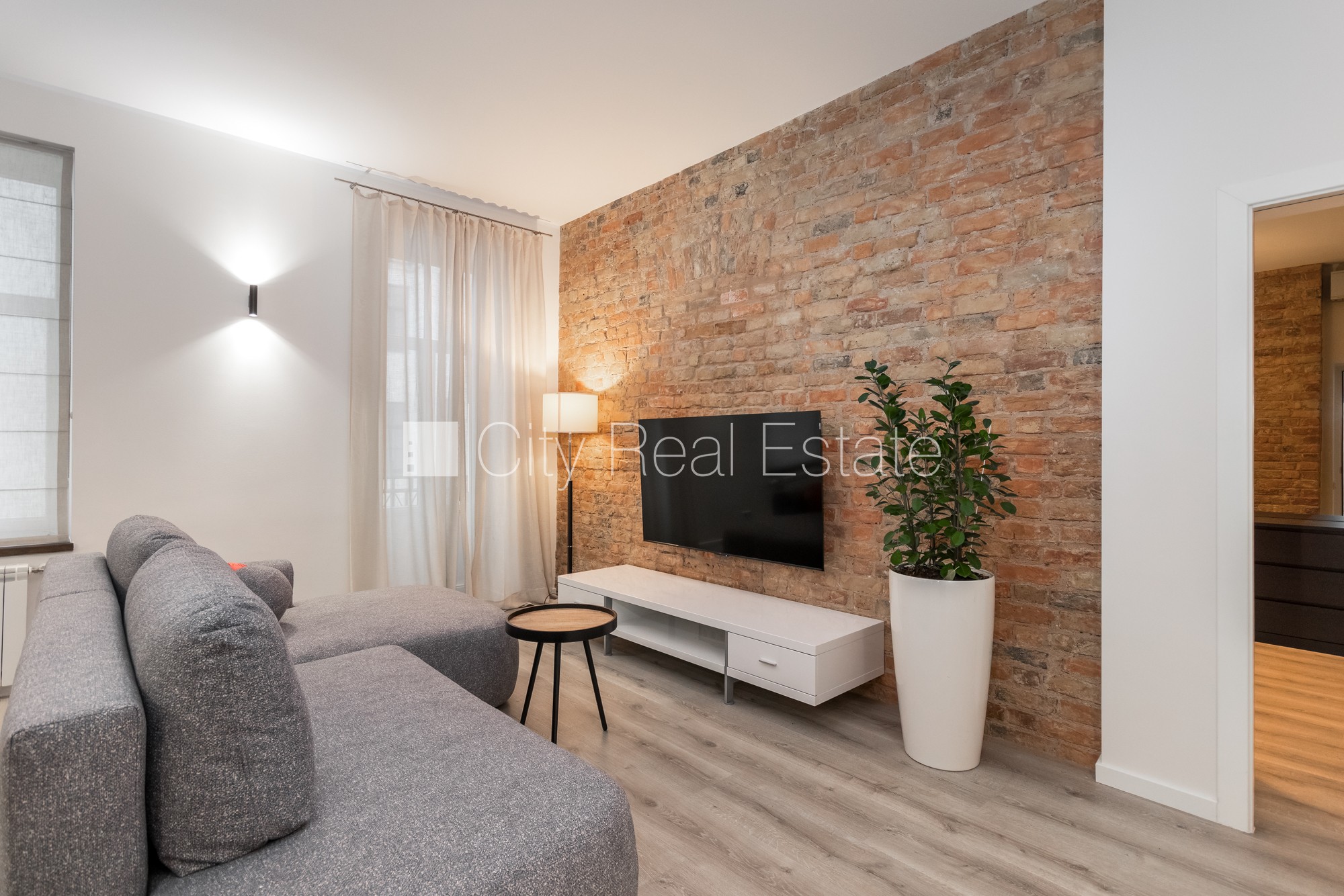 Sludinājumi. Fasādes māja, restaurēta māja, iespēja nomāt autostāvvietu, pazemes autostāvvieta, apsargāta Cena: 1400 EUR/mēn Foto #6