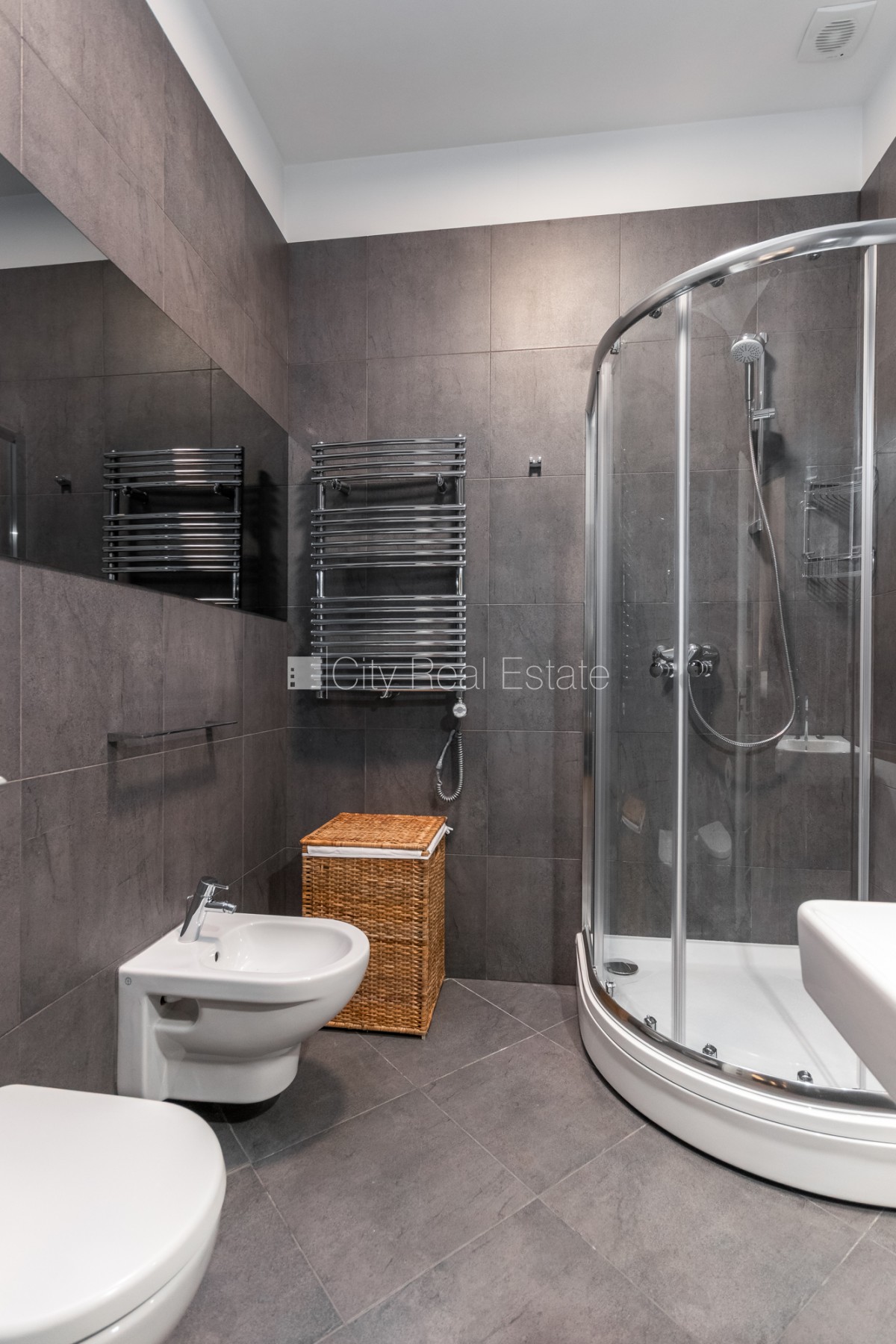 Sludinājumi. Fasādes māja, restaurēta māja, iespēja nomāt autostāvvietu, pazemes autostāvvieta, apsargāta Cena: 1400 EUR/mēn Foto #18