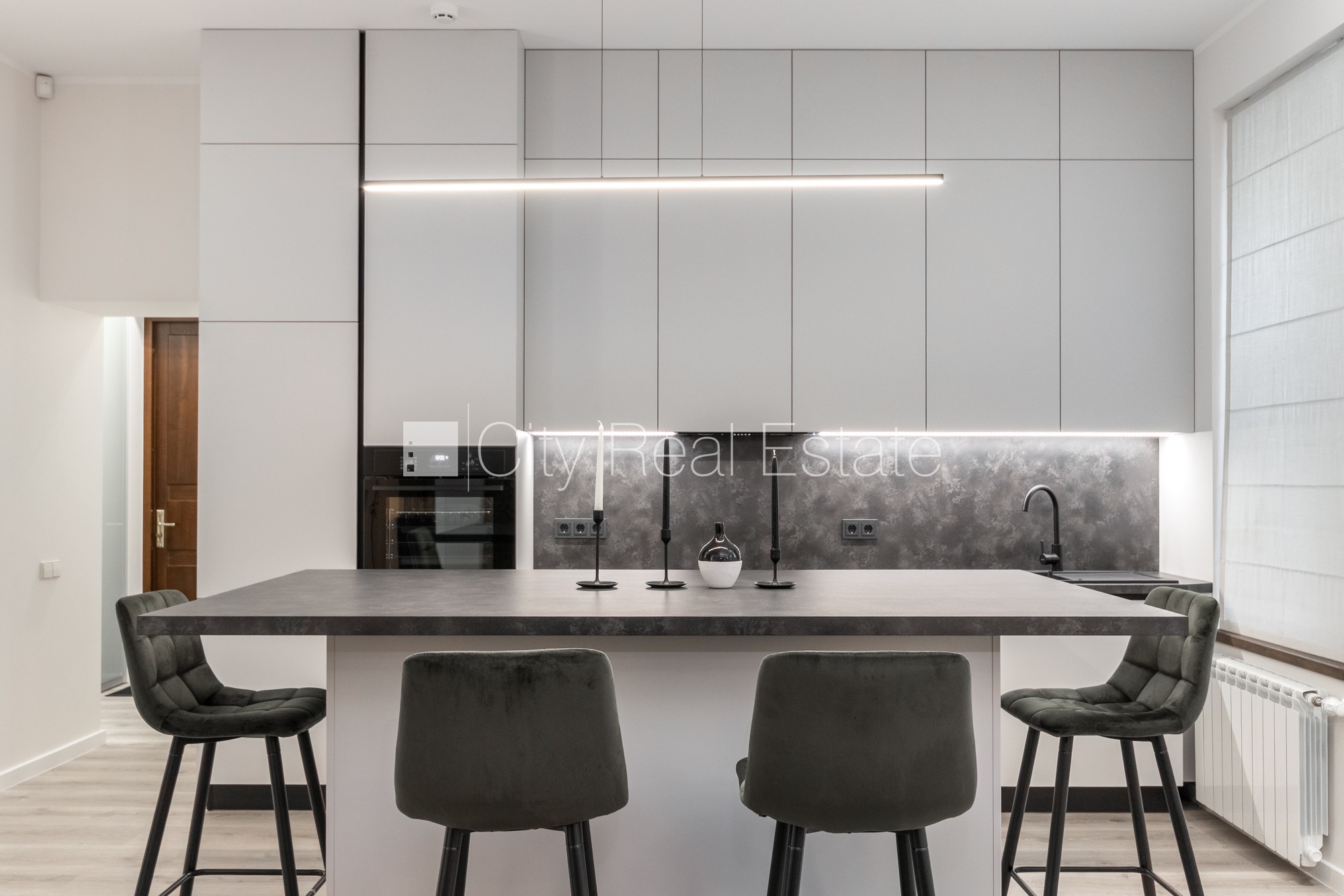 Sludinājumi. Fasādes māja, restaurēta māja, iespēja nomāt autostāvvietu, pazemes autostāvvieta, apsargāta Cena: 1400 EUR/mēn Foto #2