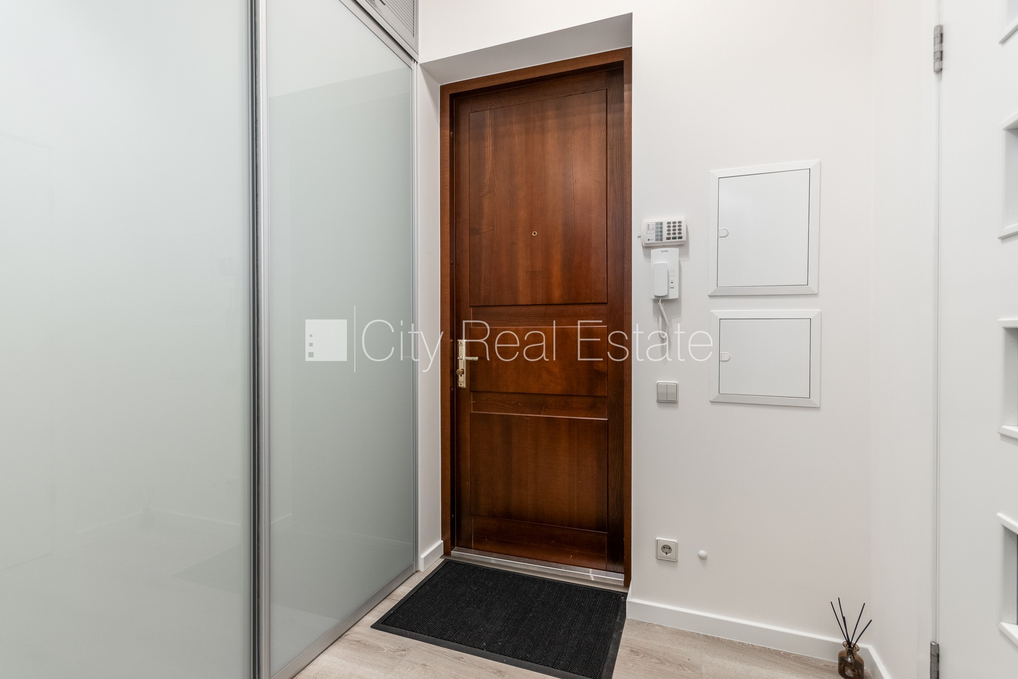 Sludinājumi. Fasādes māja, restaurēta māja, iespēja nomāt autostāvvietu, pazemes autostāvvieta, apsargāta Cena: 1400 EUR/mēn Foto #21