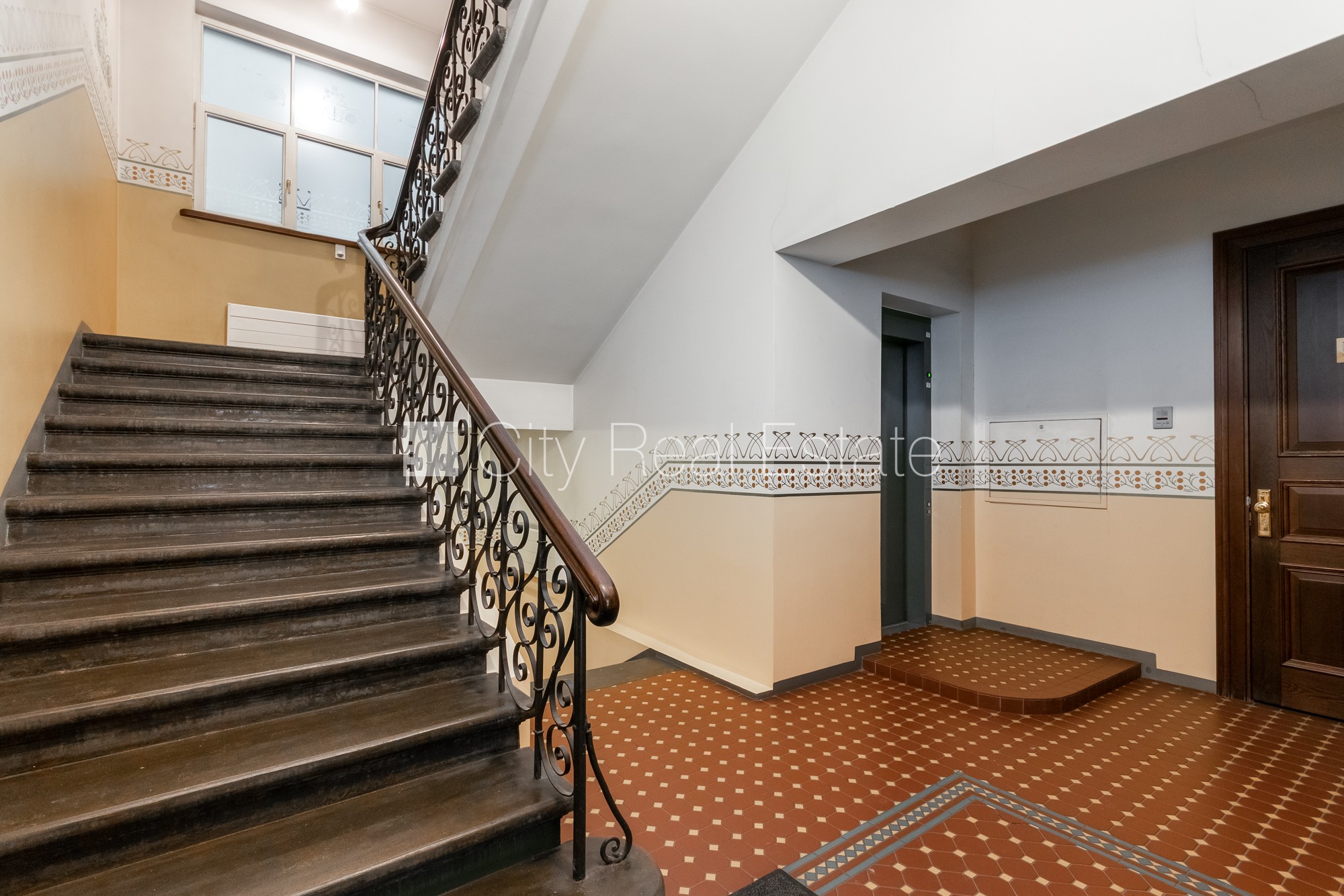 Sludinājumi. Fasādes māja, restaurēta māja, iespēja nomāt autostāvvietu, pazemes autostāvvieta, apsargāta Cena: 1400 EUR/mēn Foto #22