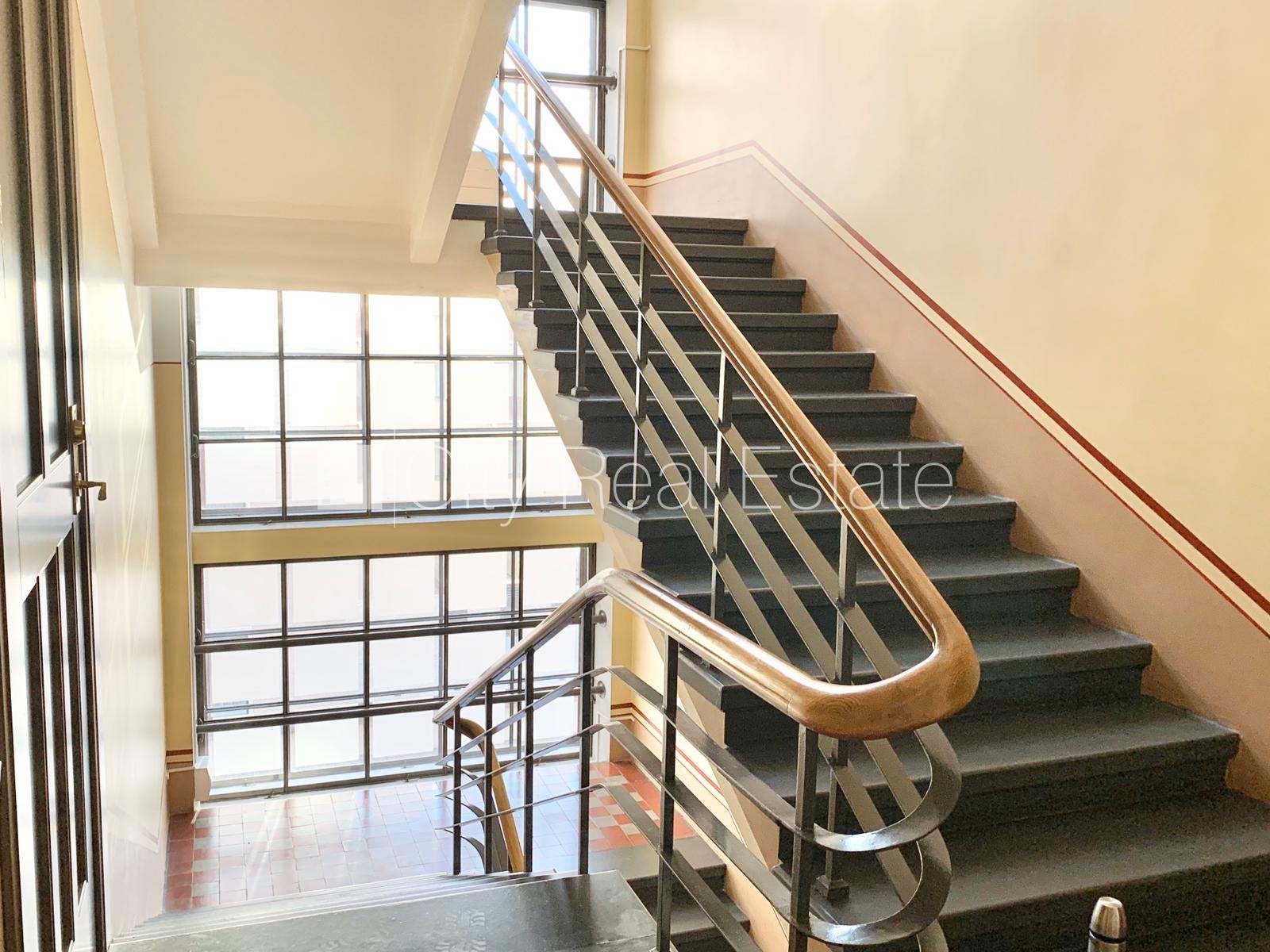 Sludinājumi. Fasādes māja, ieeja no ielas, ir lifts, guļamistabu skaits 1 gab., augstie griesti, gāzes apkure, Cena: 600 EUR/mēn Foto #21