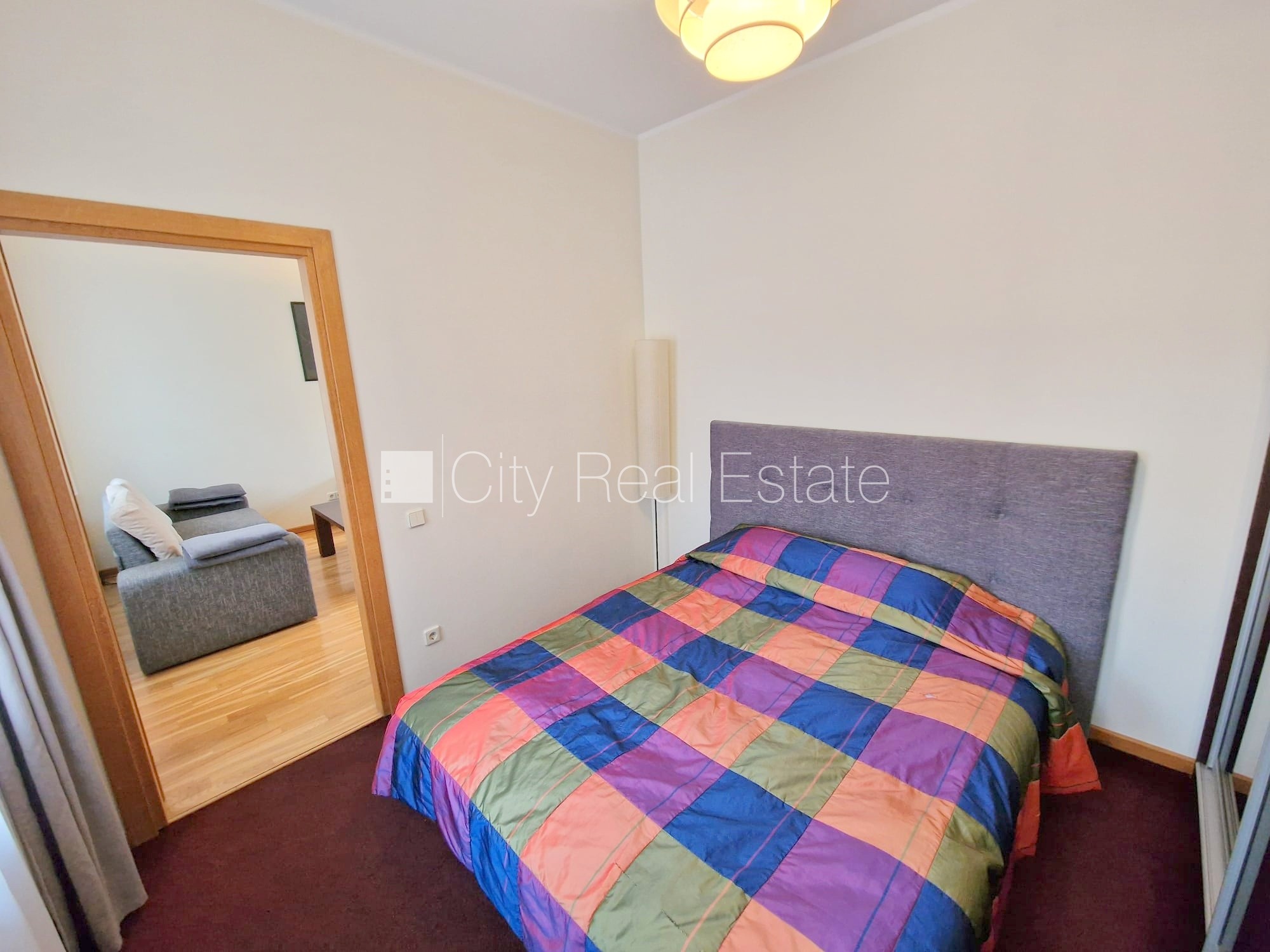 Sludinājumi. Fasādes māja, ieeja no ielas, ir lifts, guļamistabu skaits 1 gab., augstie griesti, gāzes apkure, Cena: 600 EUR/mēn Foto #10