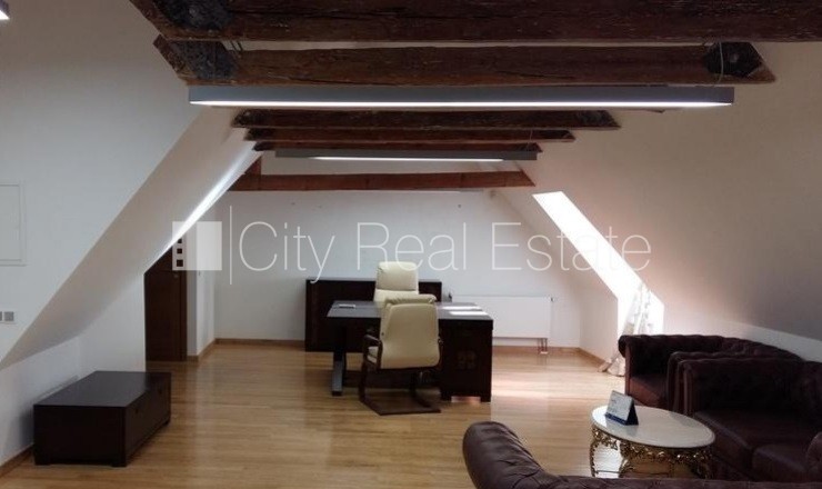 Sludinājumi. Fasādes māja, viena kvadrātmetra apsaimniekošanas maksa mēnesī  1.25 EUR, slēgts pagalms, ieeja no Cena: 950 EUR/mēn Foto #4