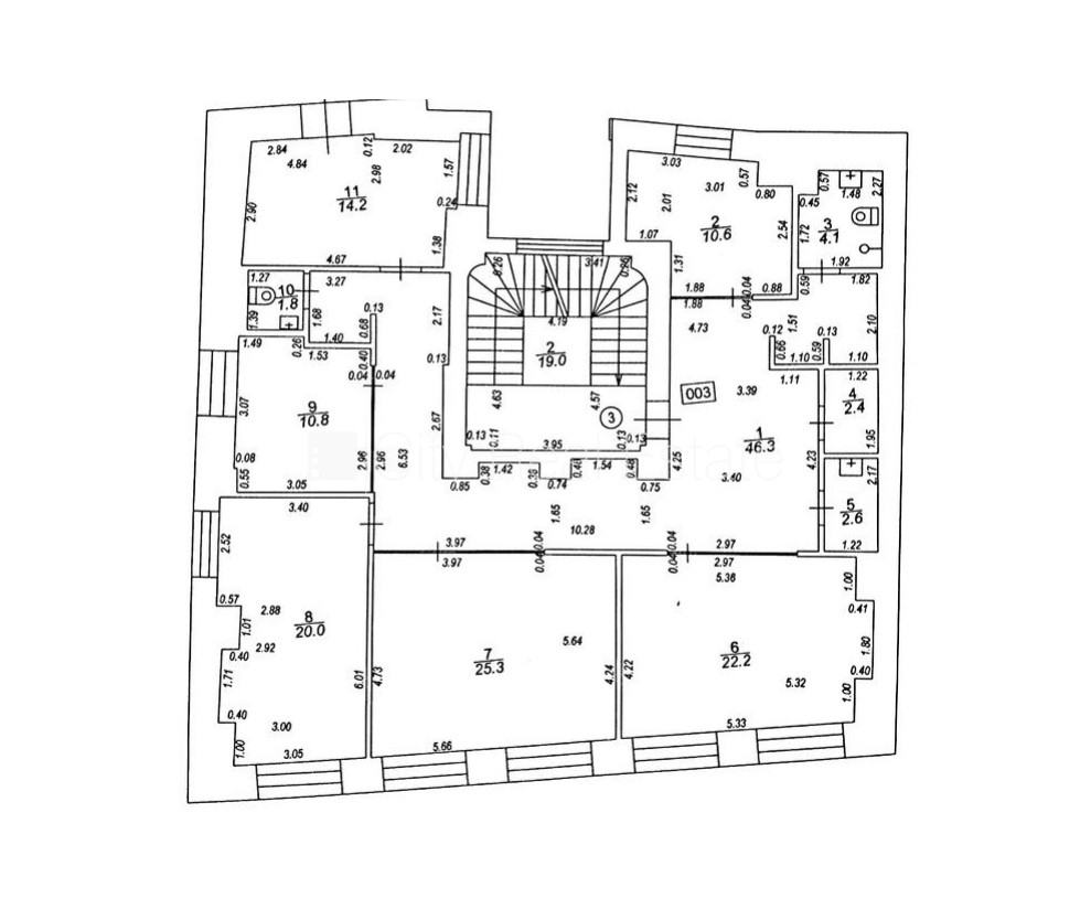Sludinājumi. Fasādes māja, renovēta māja, slēgts pagalms, ieeja no ielas, kāpņu telpa pēc kapitālā remonta, logi Cena: 1662 EUR/mēn Foto #9