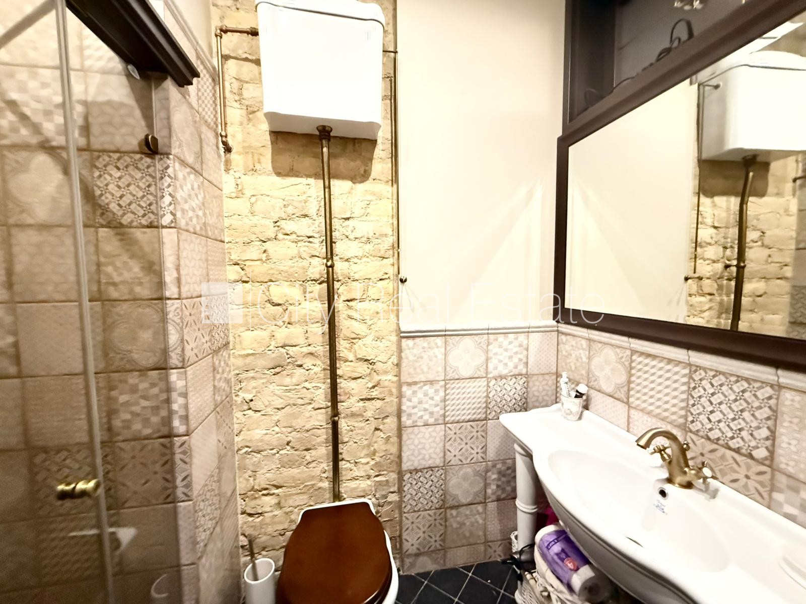 Sludinājumi. Fasādes māja, renovēta māja, bruģēts piebraucamais ceļš, ieeja no ielas, luksuss apartamenti , Cena: 1500 EUR/mēn Foto #11