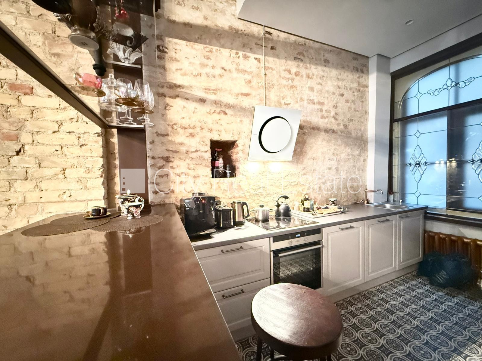 Sludinājumi. Fasādes māja, renovēta māja, bruģēts piebraucamais ceļš, ieeja no ielas, luksuss apartamenti , Cena: 1500 EUR/mēn Foto #6