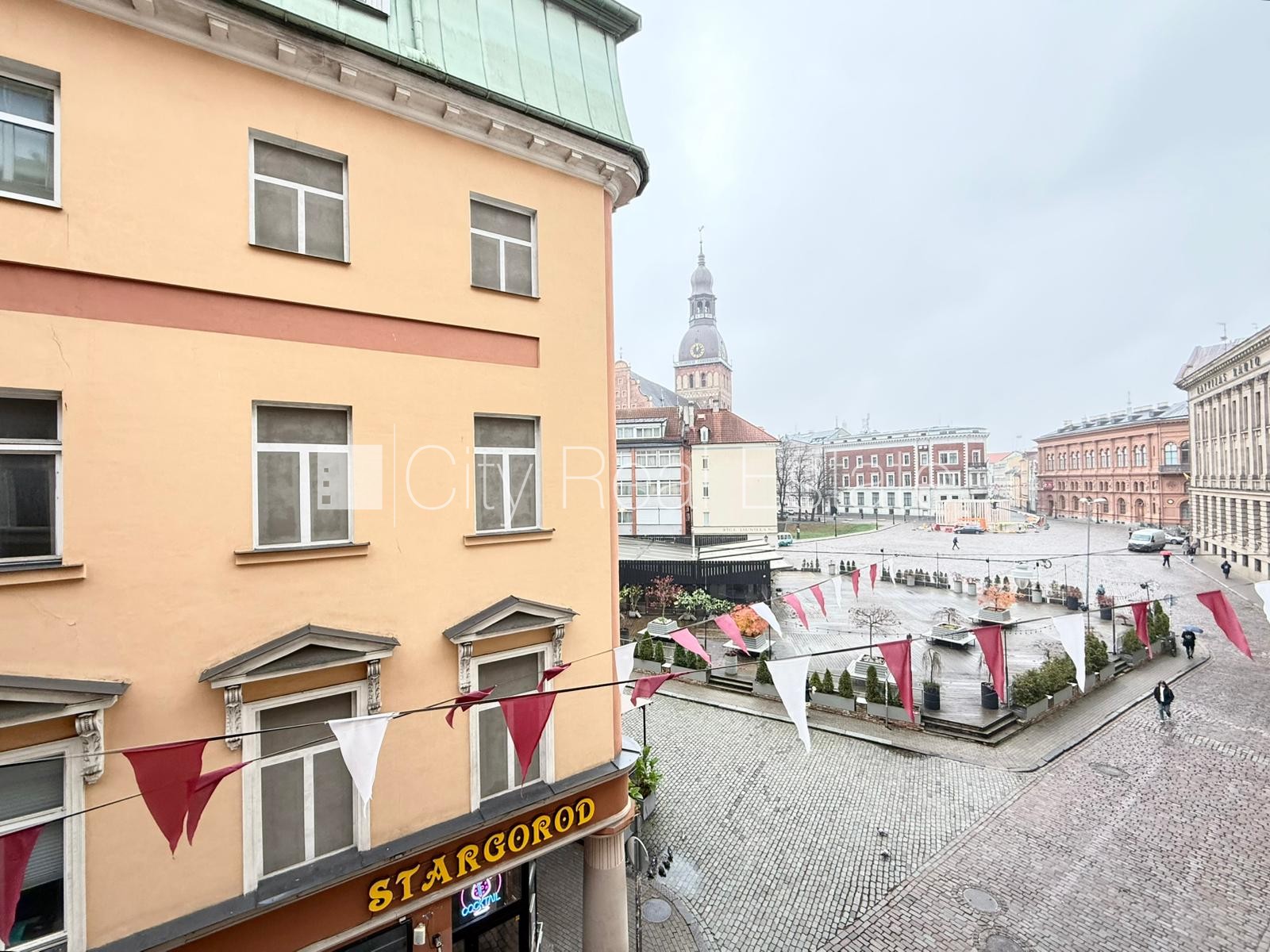 Sludinājumi. Fasādes māja, renovēta māja, bruģēts piebraucamais ceļš, ieeja no ielas, luksuss apartamenti , Cena: 1500 EUR/mēn Foto #14