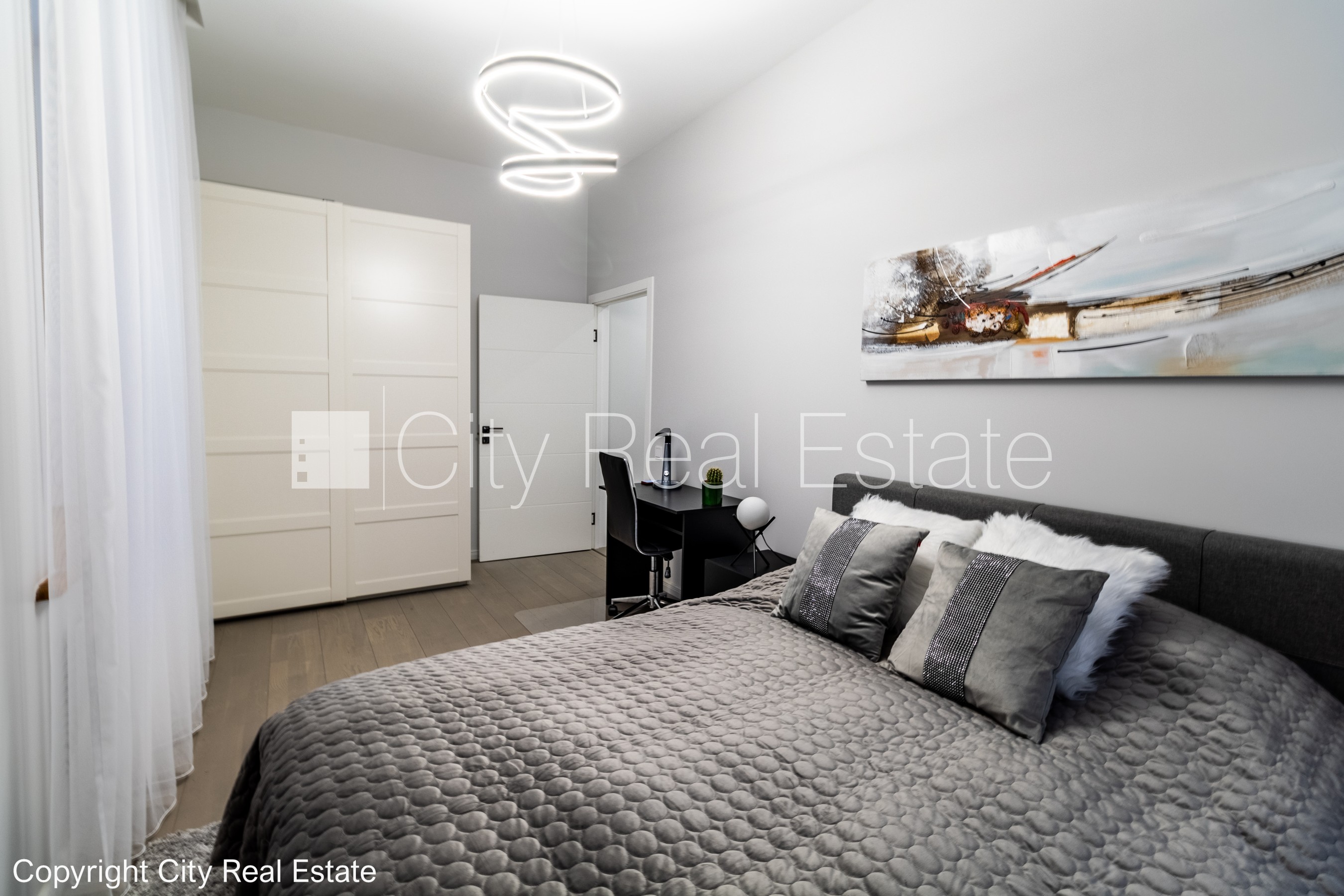 Sludinājumi. Šo dzīvokli izīrē pa diennaktīm (īstermiņa īre), īres cena sludinājumā norādīta par vienu diennakts Cena: 80 EUR/mēn Foto #4