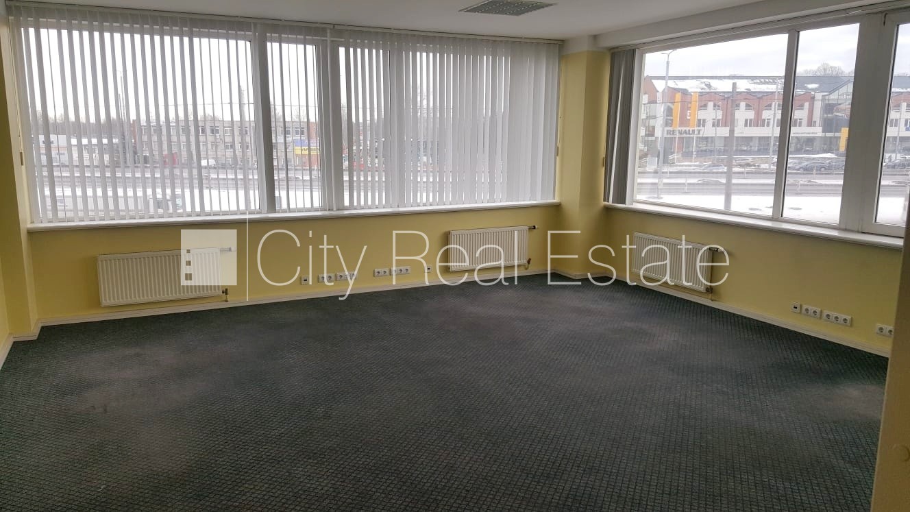 Sludinājumi. Fasādes māja, viena kvadrātmetra apsaimniekošanas maksa mēnesī  1,25 EUR, labiekārtota apzaļumota Cena: 244 EUR/mēn Foto #2