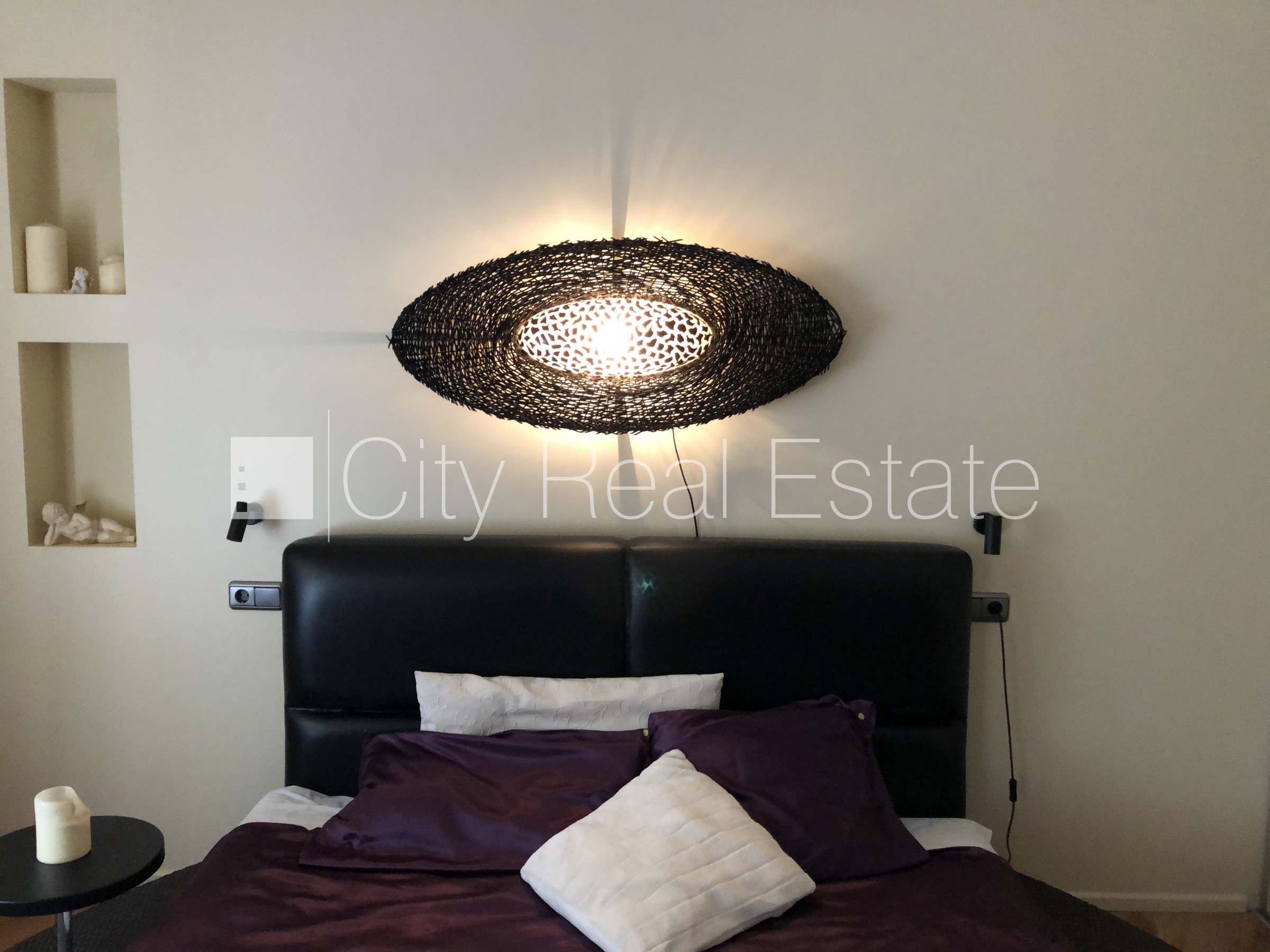 Sludinājumi. Pagalma māja, ieeja no pagalma, logi vērsti uz pagalma pusi, viesistaba, virtuve, halle, mainīti Cena: 800 EUR/mēn Foto #13