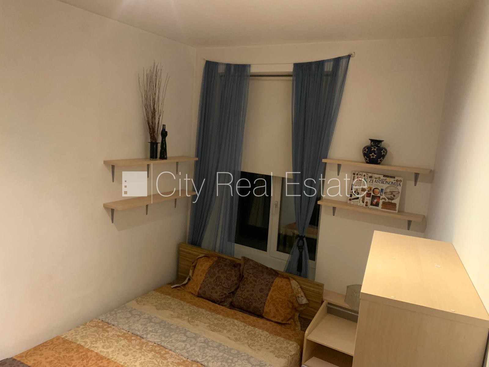 Sludinājumi. Pagalma māja, ieeja no pagalma, logi vērsti uz pagalma pusi, viesistaba, virtuve, halle, mainīti Cena: 800 EUR/mēn Foto #15