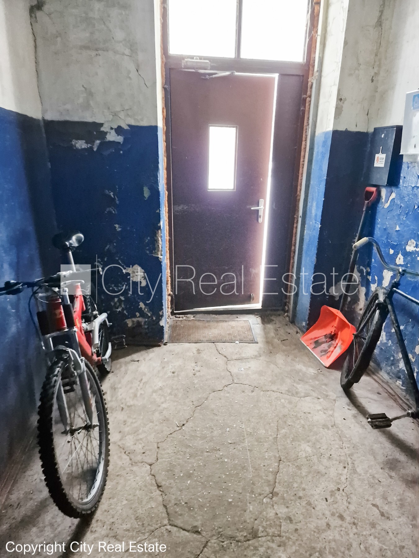 Sludinājumi. Tiek pārdots namīpašums Jaunjelgavas pilsētas centrā, kas sastāv no 7 dzīvokļiem. Lielisks objekts Cena: 22000 EUR Foto #10