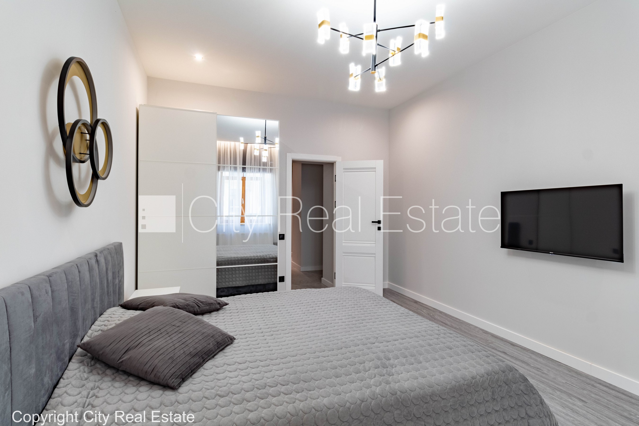 Sludinājumi. Pagalma māja, renovēta māja, labiekārtots apzaļumots pagalms, slēgts pagalms, ieeja no pagalma, ir Cena: 700 EUR/mēn Foto #4