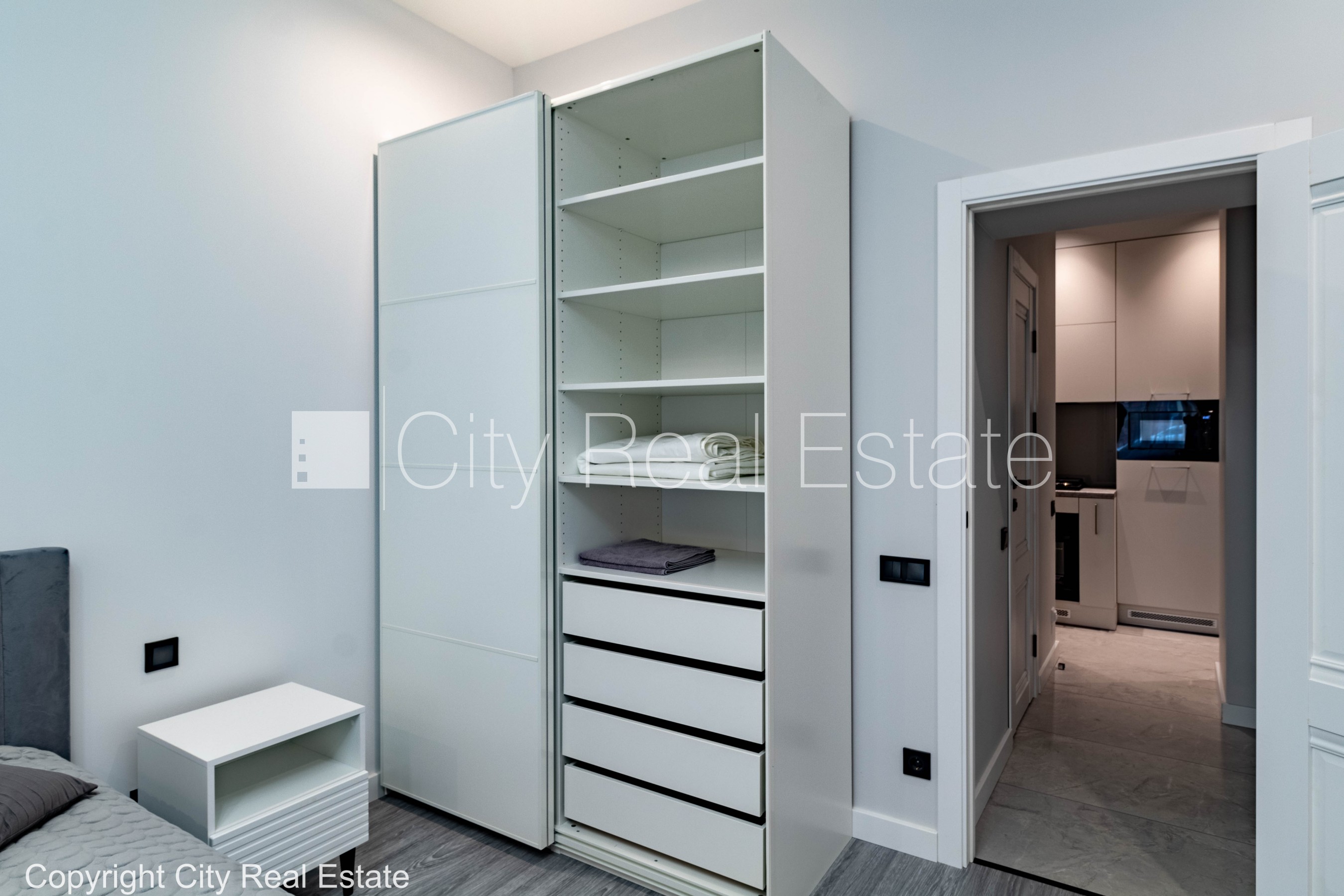 Sludinājumi. Pagalma māja, renovēta māja, labiekārtots apzaļumots pagalms, slēgts pagalms, ieeja no pagalma, ir Cena: 700 EUR/mēn Foto #6