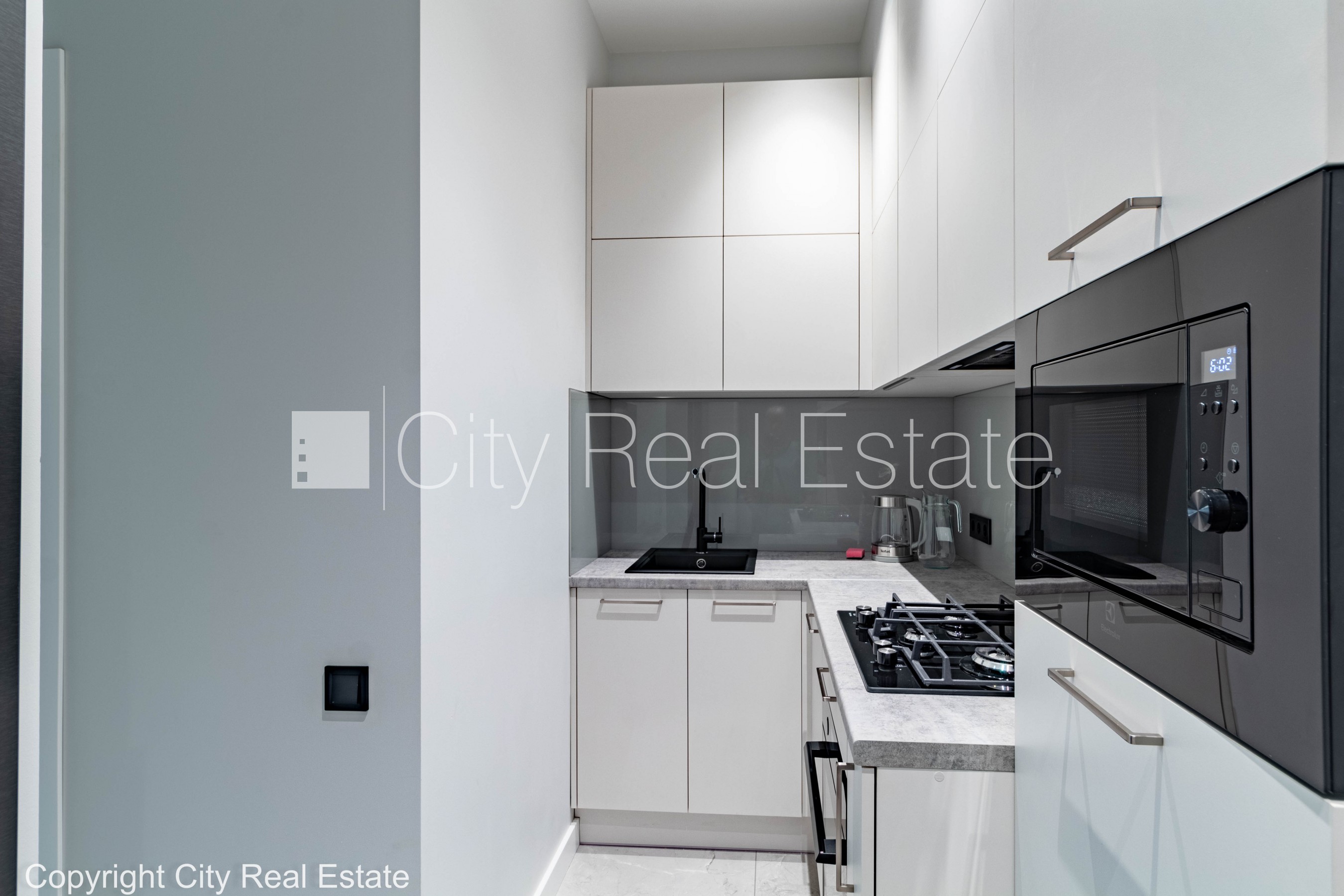 Sludinājumi. Pagalma māja, renovēta māja, labiekārtots apzaļumots pagalms, slēgts pagalms, ieeja no pagalma, ir Cena: 700 EUR/mēn Foto #8