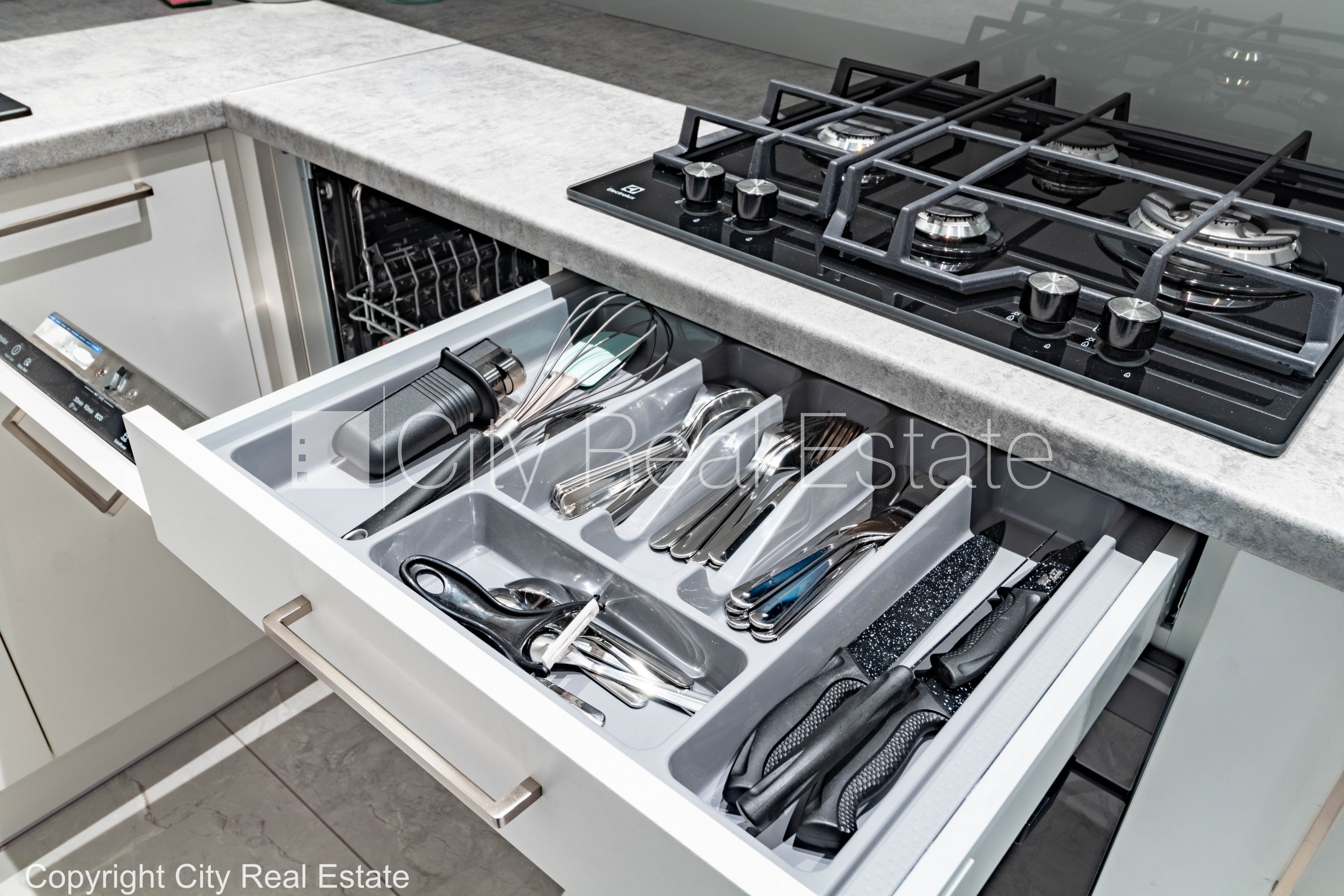 Sludinājumi. Pagalma māja, renovēta māja, labiekārtots apzaļumots pagalms, slēgts pagalms, ieeja no pagalma, ir Cena: 700 EUR/mēn Foto #11