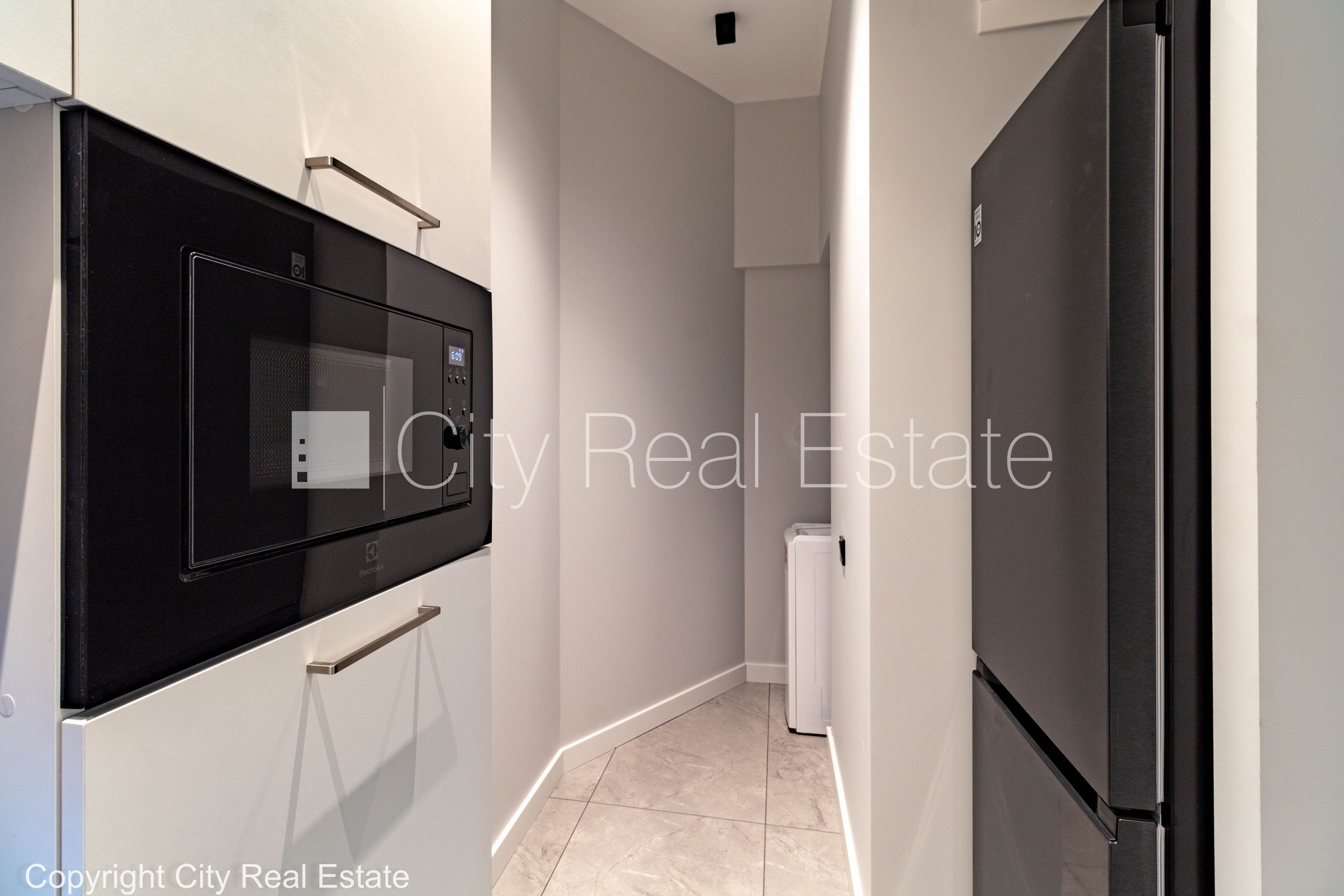 Sludinājumi. Pagalma māja, renovēta māja, labiekārtots apzaļumots pagalms, slēgts pagalms, ieeja no pagalma, ir Cena: 700 EUR/mēn Foto #12