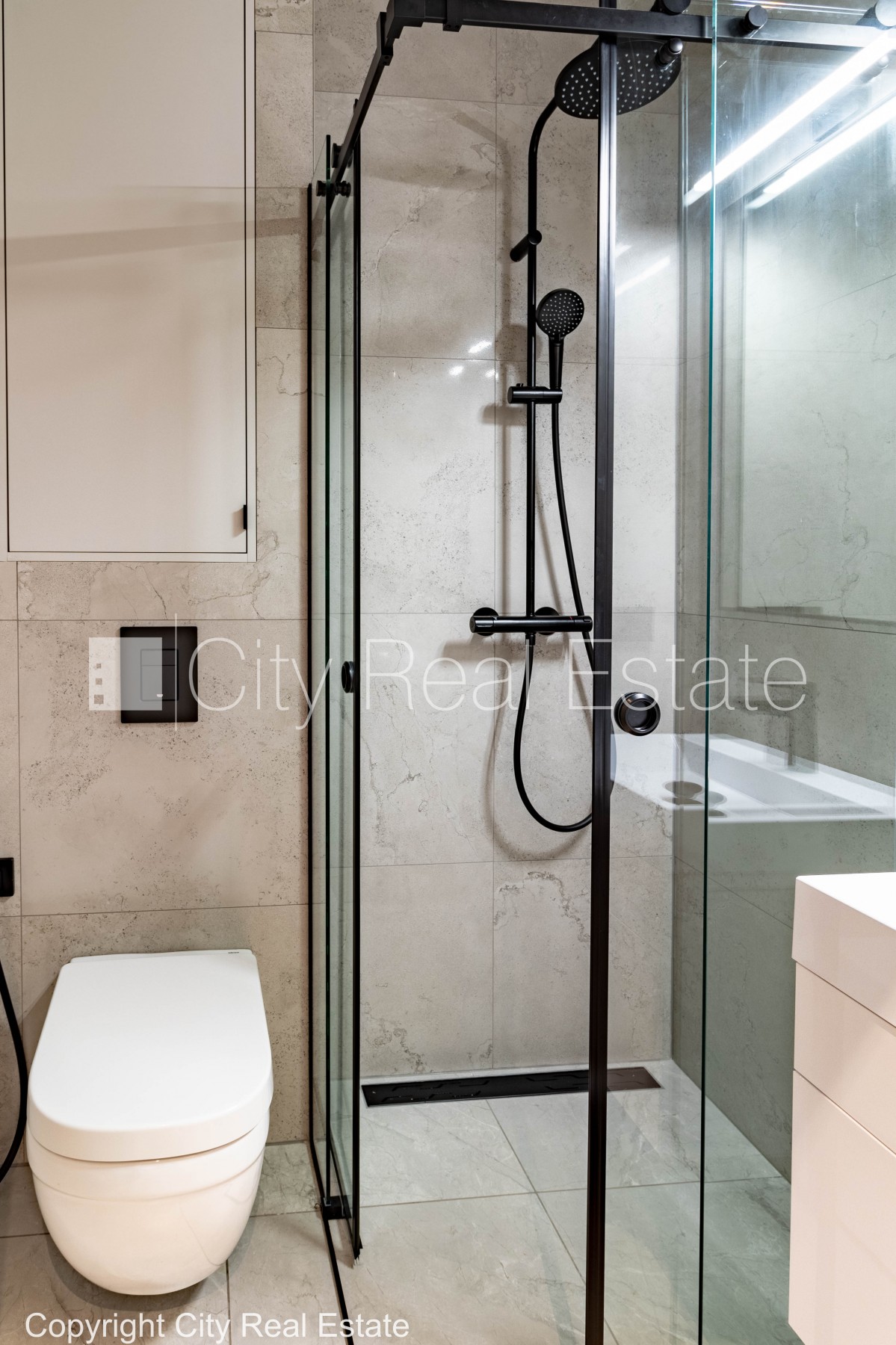 Sludinājumi. Pagalma māja, renovēta māja, labiekārtots apzaļumots pagalms, slēgts pagalms, ieeja no pagalma, ir Cena: 700 EUR/mēn Foto #16