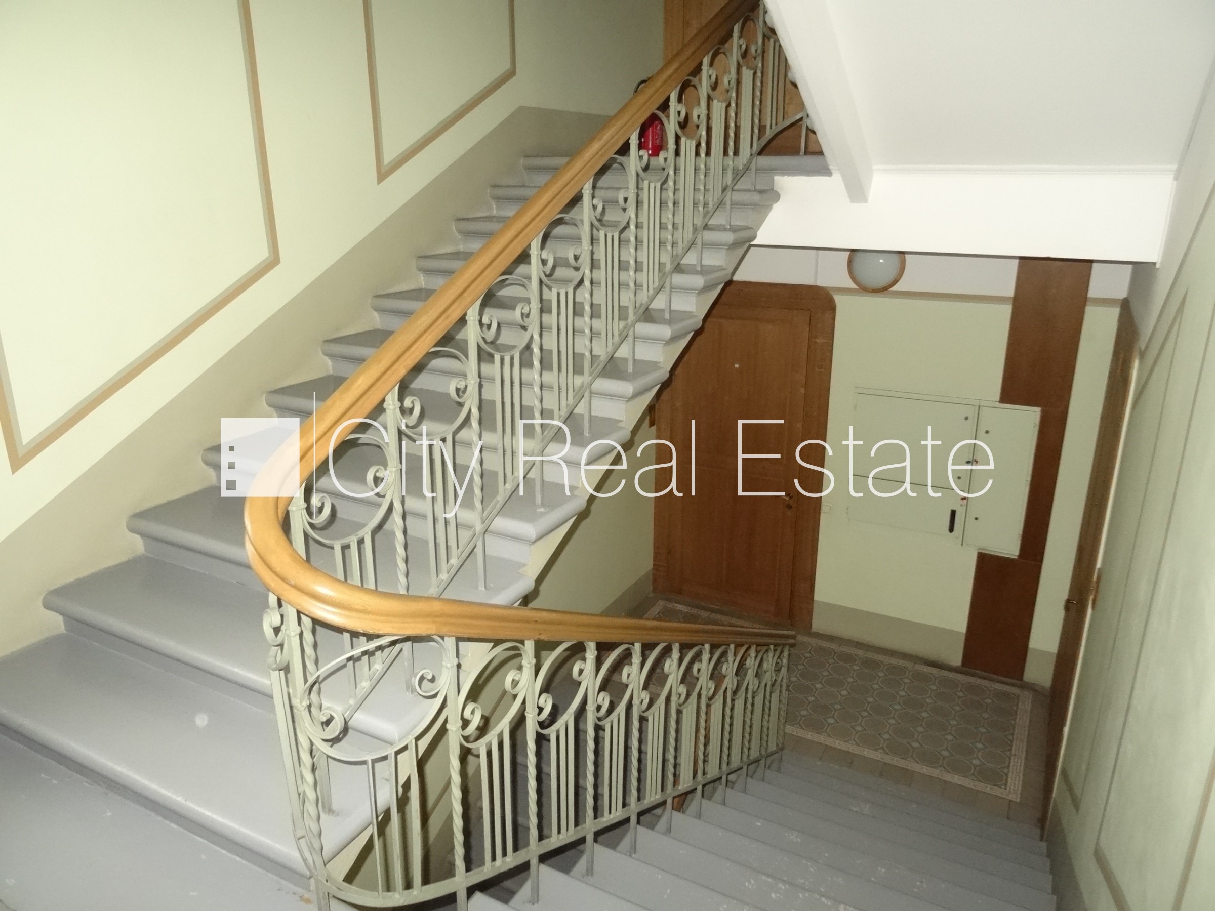 Объявление. Фасадный дом, реновированный дом, объект охраняет физическая охрана, вход с улицы, мансарда, лифт, Цена: 1350 EUR/мес. Foto #11