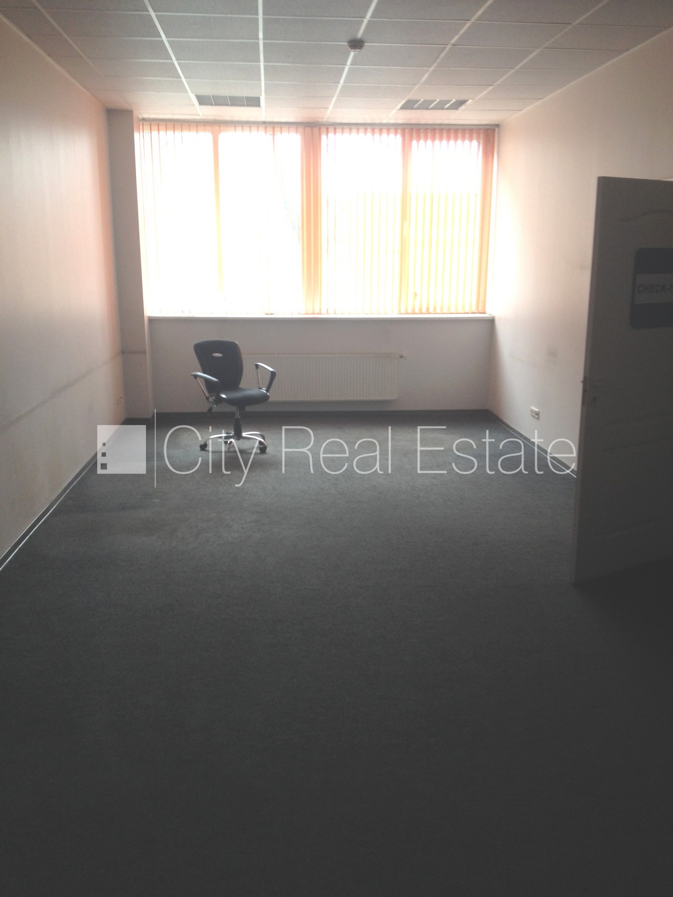 Объявление. Новостройка, фасадный дом, плата за обслуживание одного квадратного метра в  месяц, объект охраняет Цена: 330 EUR/мес. Foto #3