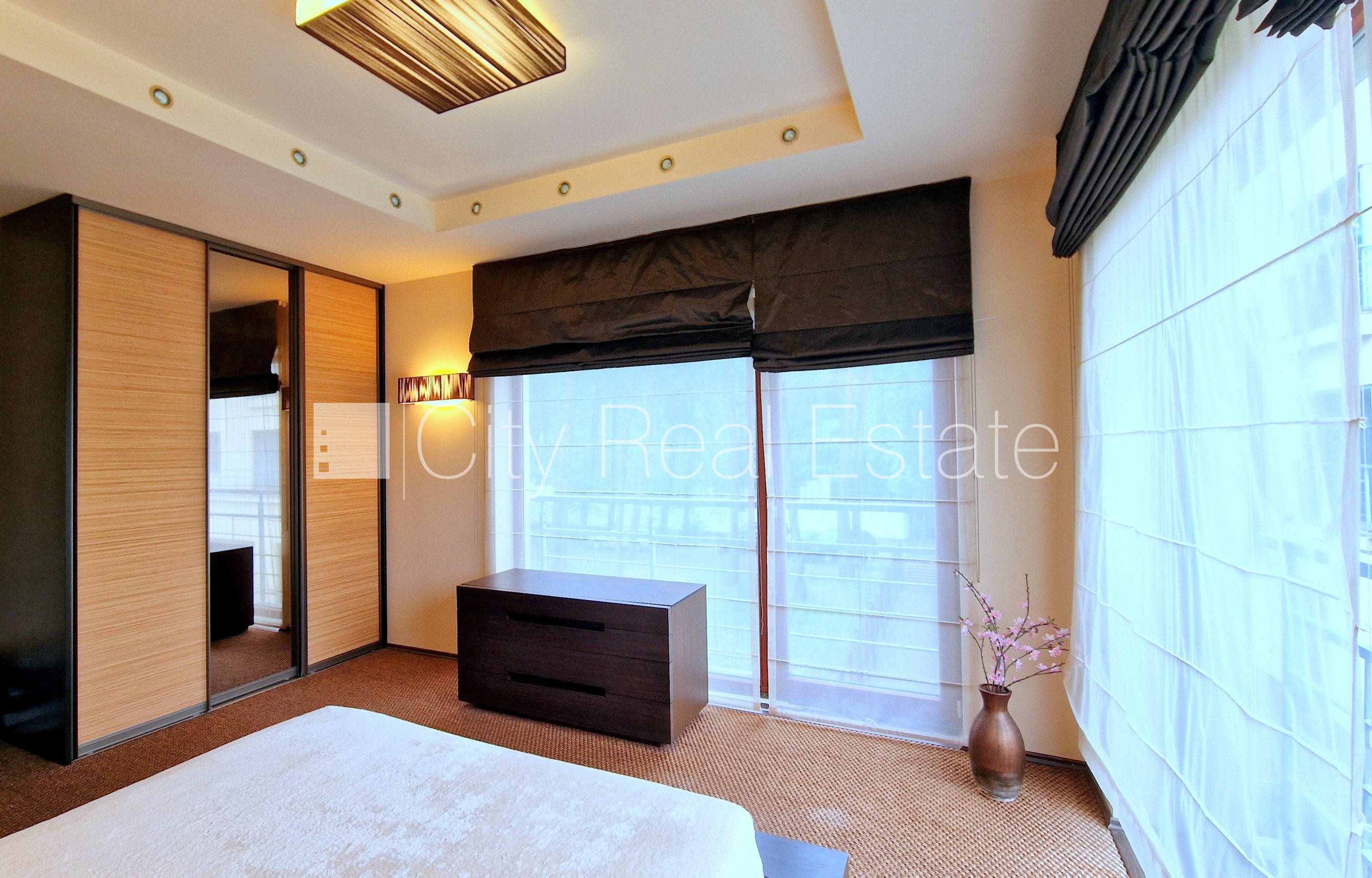 Sludinājumi. Projekts - Jūras Pils, labiekārtota apzaļumota teritorija, objektu apsargā fiziskā apsardze, ir Cena: 365000 EUR Foto #7