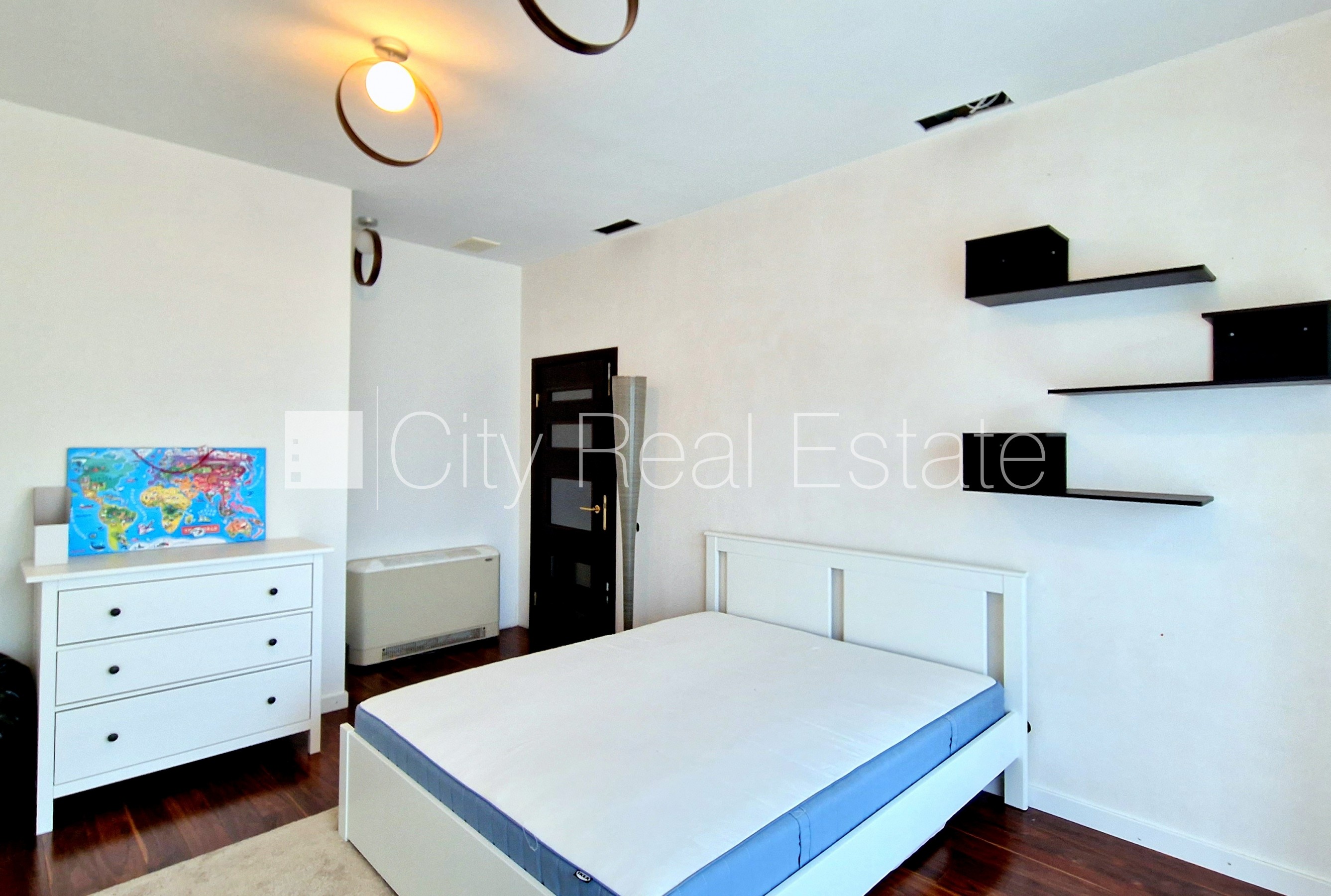 Sludinājumi. Projekts - Jūras Pils, labiekārtota apzaļumota teritorija, objektu apsargā fiziskā apsardze, ir Cena: 365000 EUR Foto #11