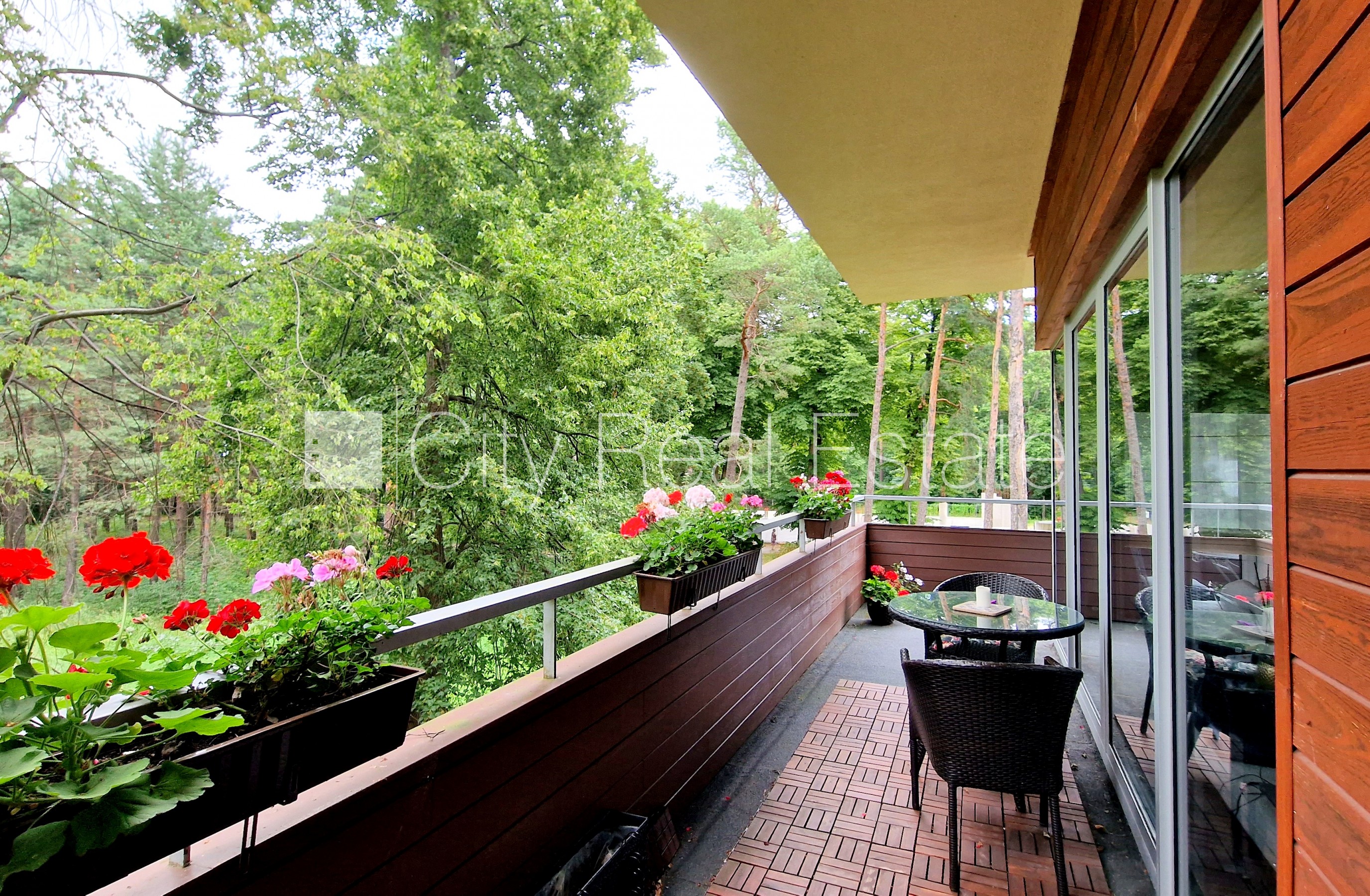 Sludinājumi. Projekts - Jūras Pils, labiekārtota apzaļumota teritorija, objektu apsargā fiziskā apsardze, ir Cena: 365000 EUR Foto #3