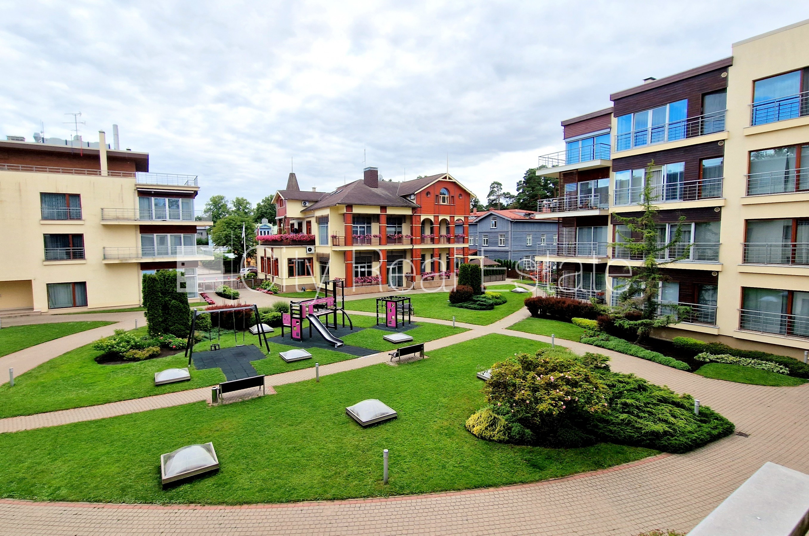 Sludinājumi. Projekts - Jūras Pils, labiekārtota apzaļumota teritorija, objektu apsargā fiziskā apsardze, ir Cena: 365000 EUR Foto #20