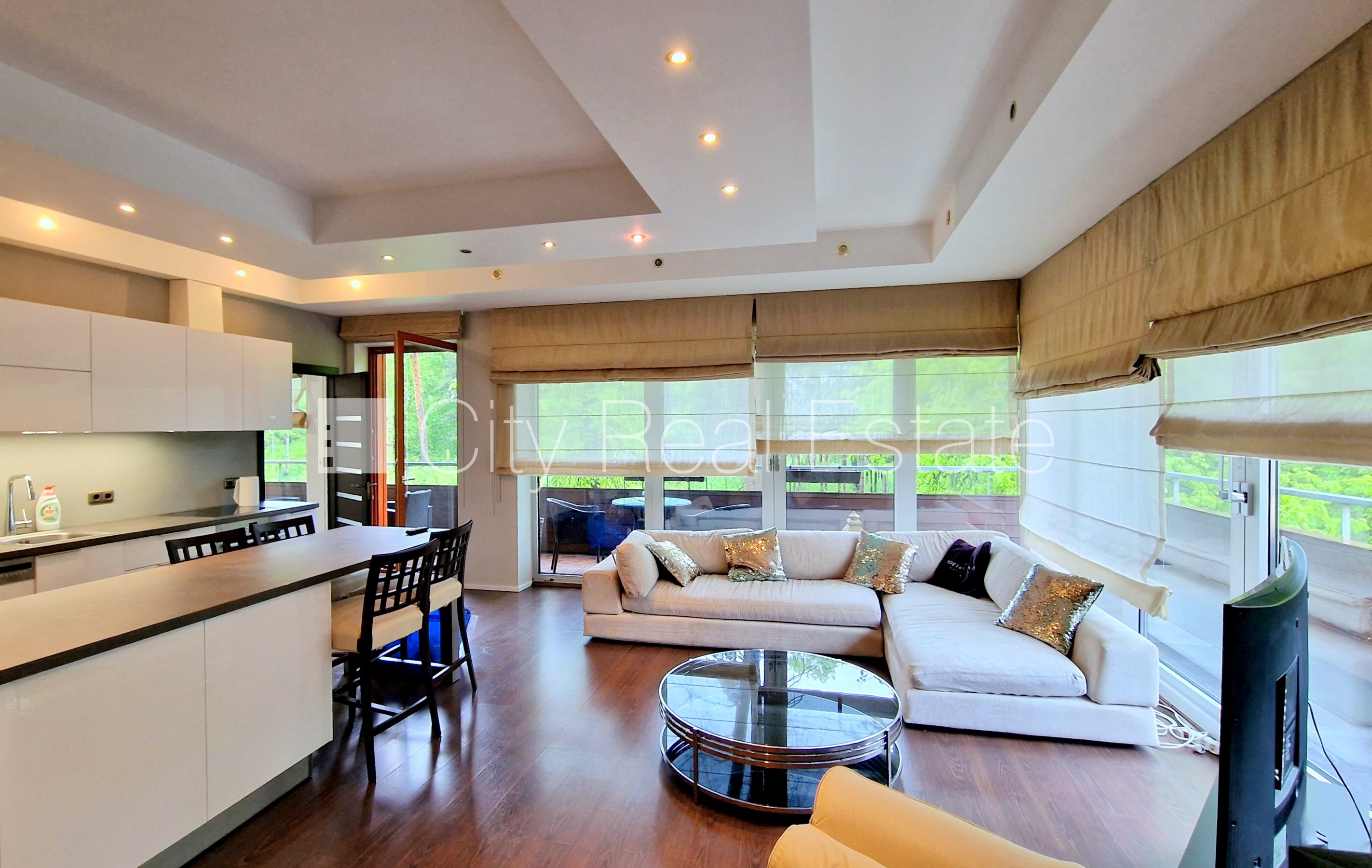 Sludinājumi. Projekts - Jūras Pils, labiekārtota apzaļumota teritorija, objektu apsargā fiziskā apsardze, ir Cena: 365000 EUR Foto #1