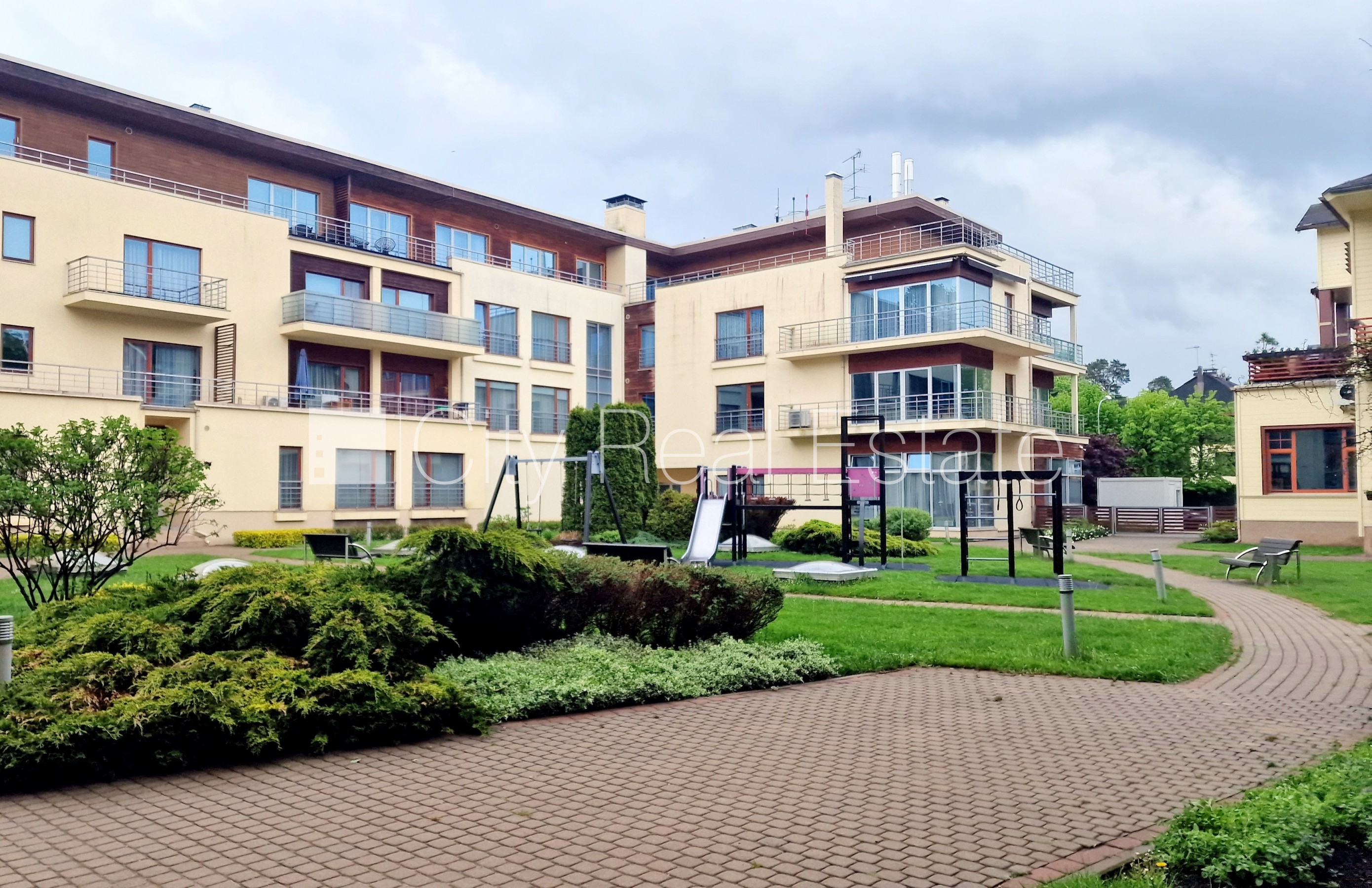 Sludinājumi. Projekts - Jūras Pils, labiekārtota apzaļumota teritorija, objektu apsargā fiziskā apsardze, ir Cena: 365000 EUR Foto #17