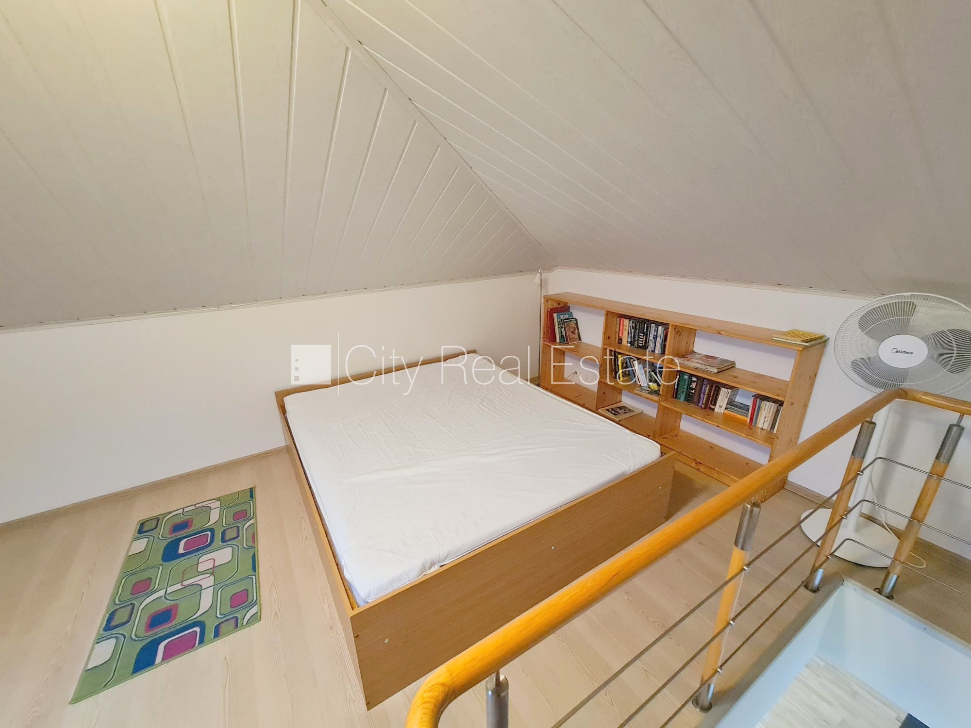 Sludinājumi. Fasādes māja, renovēta māja, labiekārtots apzaļumots pagalms, slēgts pagalms, teritorijas Cena: 3500 EUR/mēn Foto #16