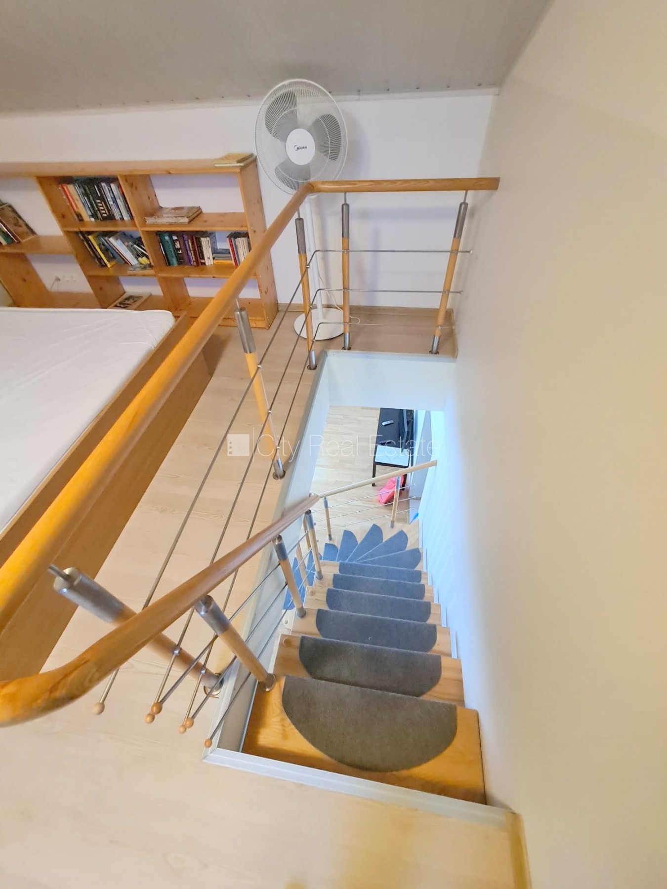 Sludinājumi. Fasādes māja, renovēta māja, labiekārtots apzaļumots pagalms, slēgts pagalms, teritorijas Cena: 3500 EUR/mēn Foto #13