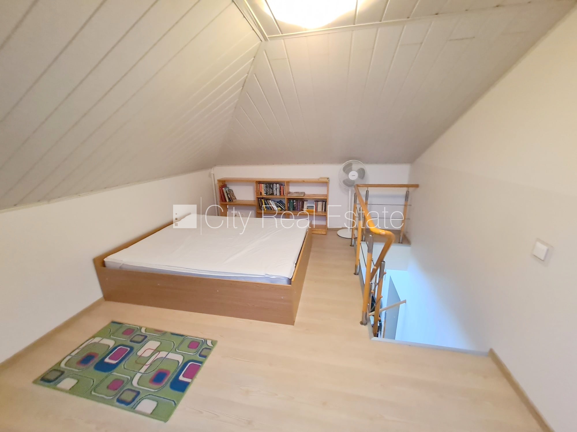 Sludinājumi. Fasādes māja, renovēta māja, labiekārtots apzaļumots pagalms, slēgts pagalms, teritorijas Cena: 3500 EUR/mēn Foto #15