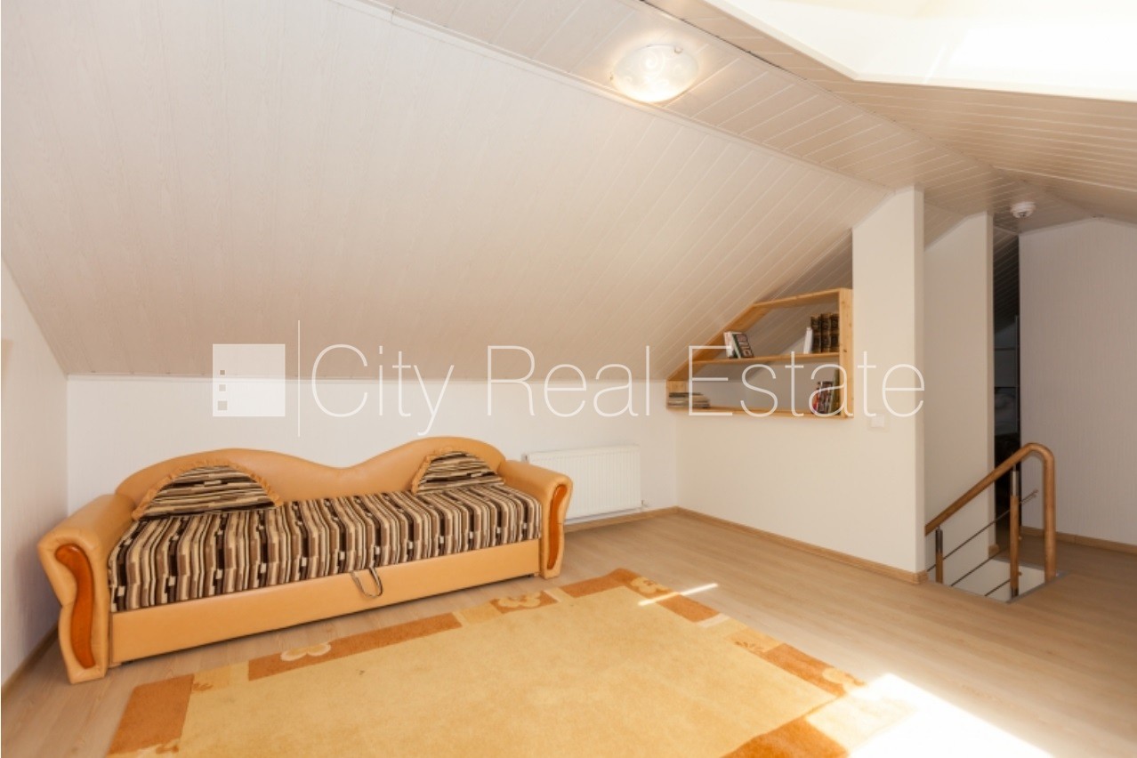 Sludinājumi. Pagalma ēka, renovēta māja, labiekārtots apzaļumots pagalms, slēgts pagalms, teritorijas Cena: 800 EUR/mēn Foto #8