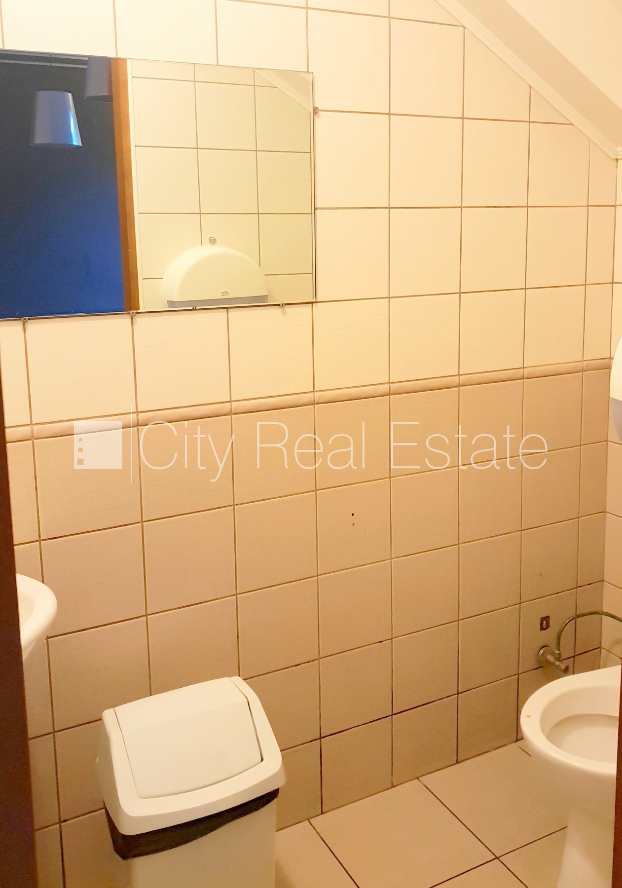 Sludinājumi. Zeme īpašumā, fasādes māja, ķieģeļu mūra sienas, fasāde ar dekoratīvo apmetumu, labiekārtota Cena: 139500 EUR Foto #19